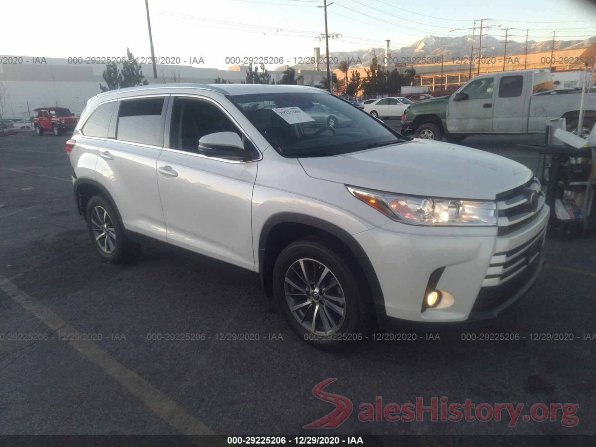 5TDKZRFH2KS562594 2019 TOYOTA HIGHLANDER