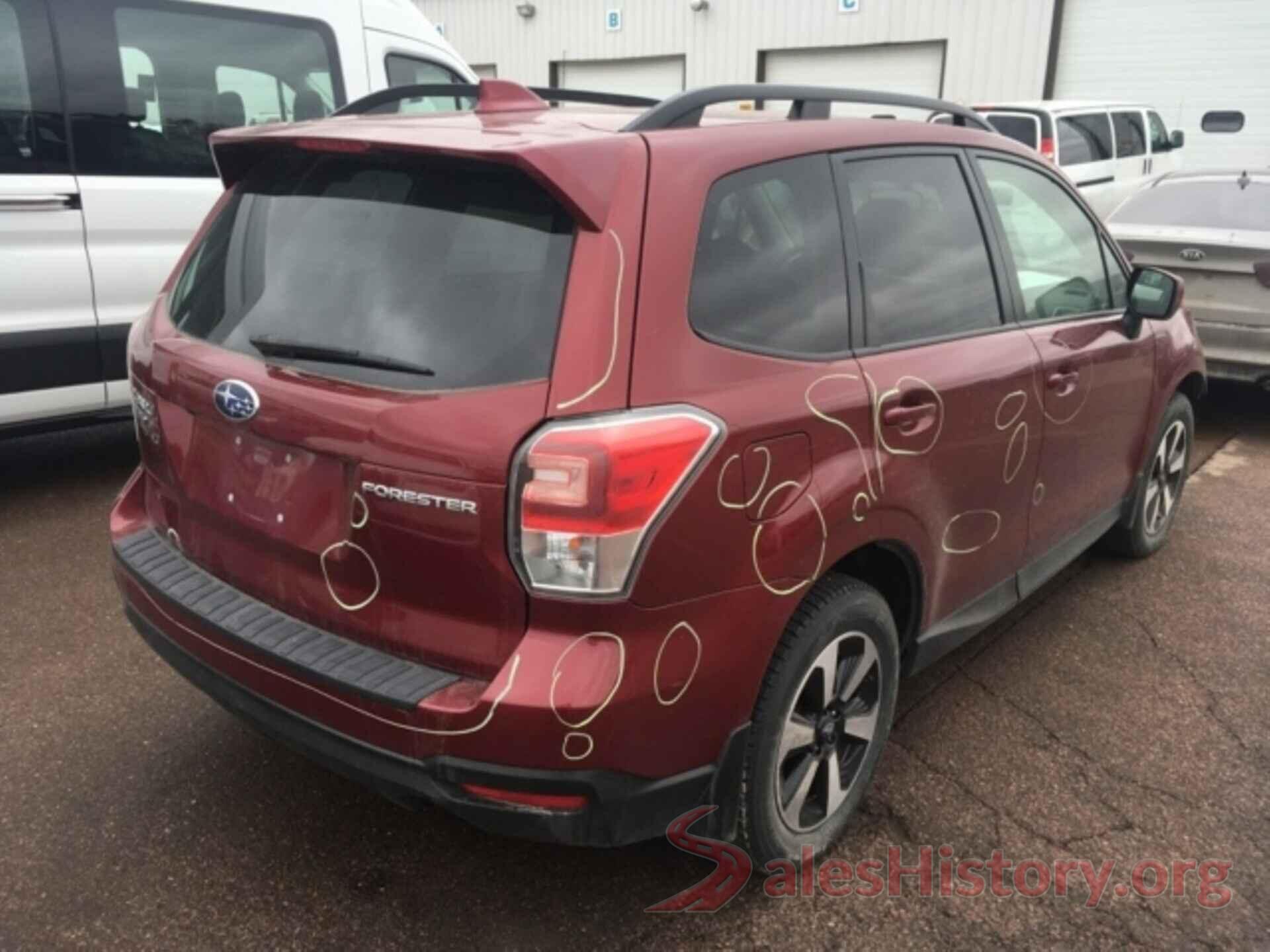 JF2SJAGC6JH605155 2018 SUBARU FORESTER