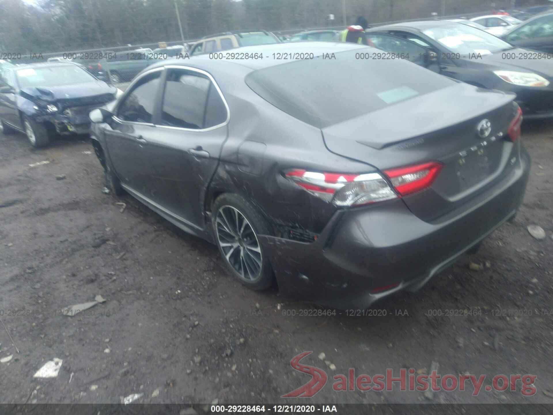 4T1B11HK3JU540983 2018 TOYOTA CAMRY