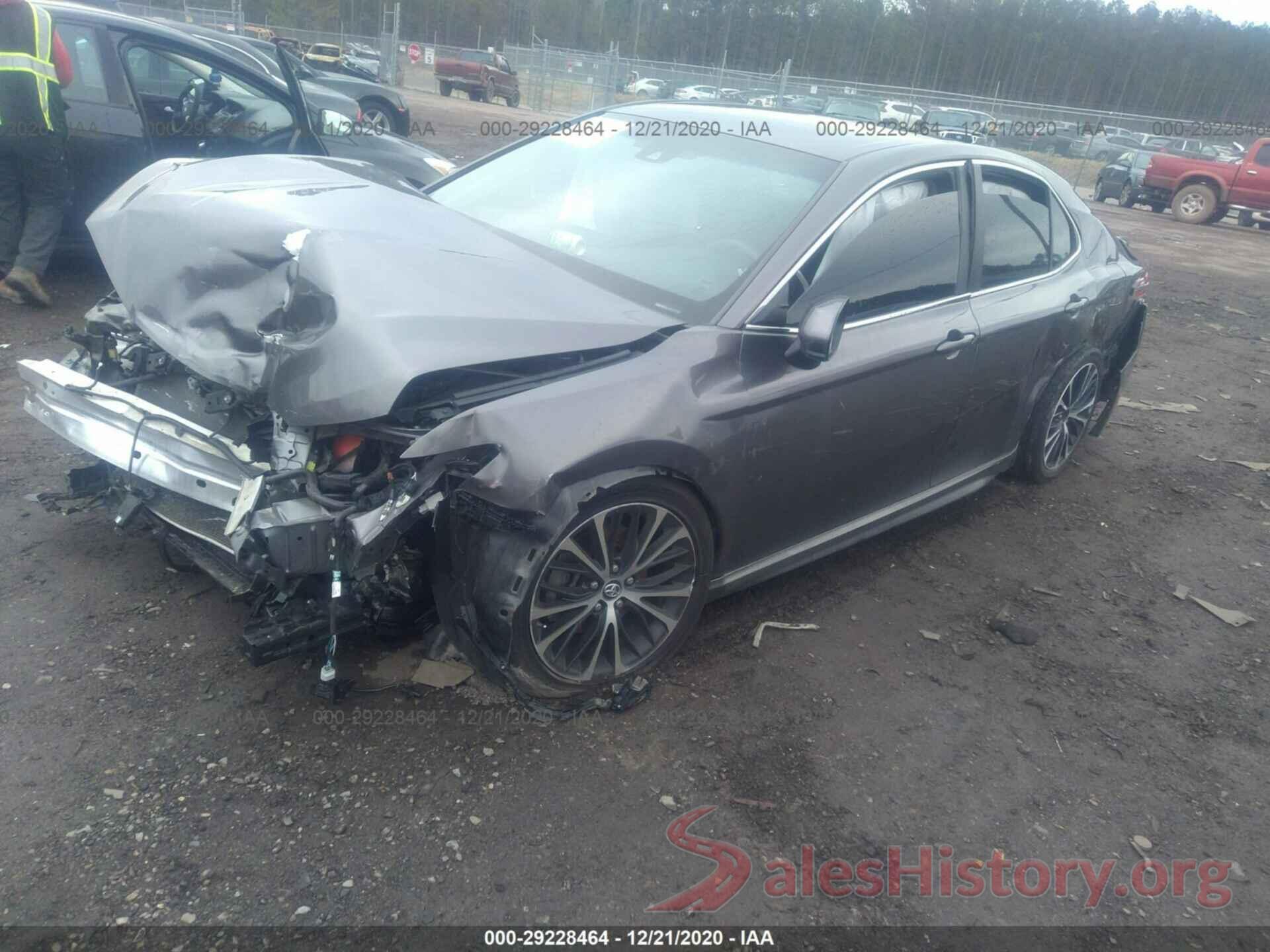 4T1B11HK3JU540983 2018 TOYOTA CAMRY