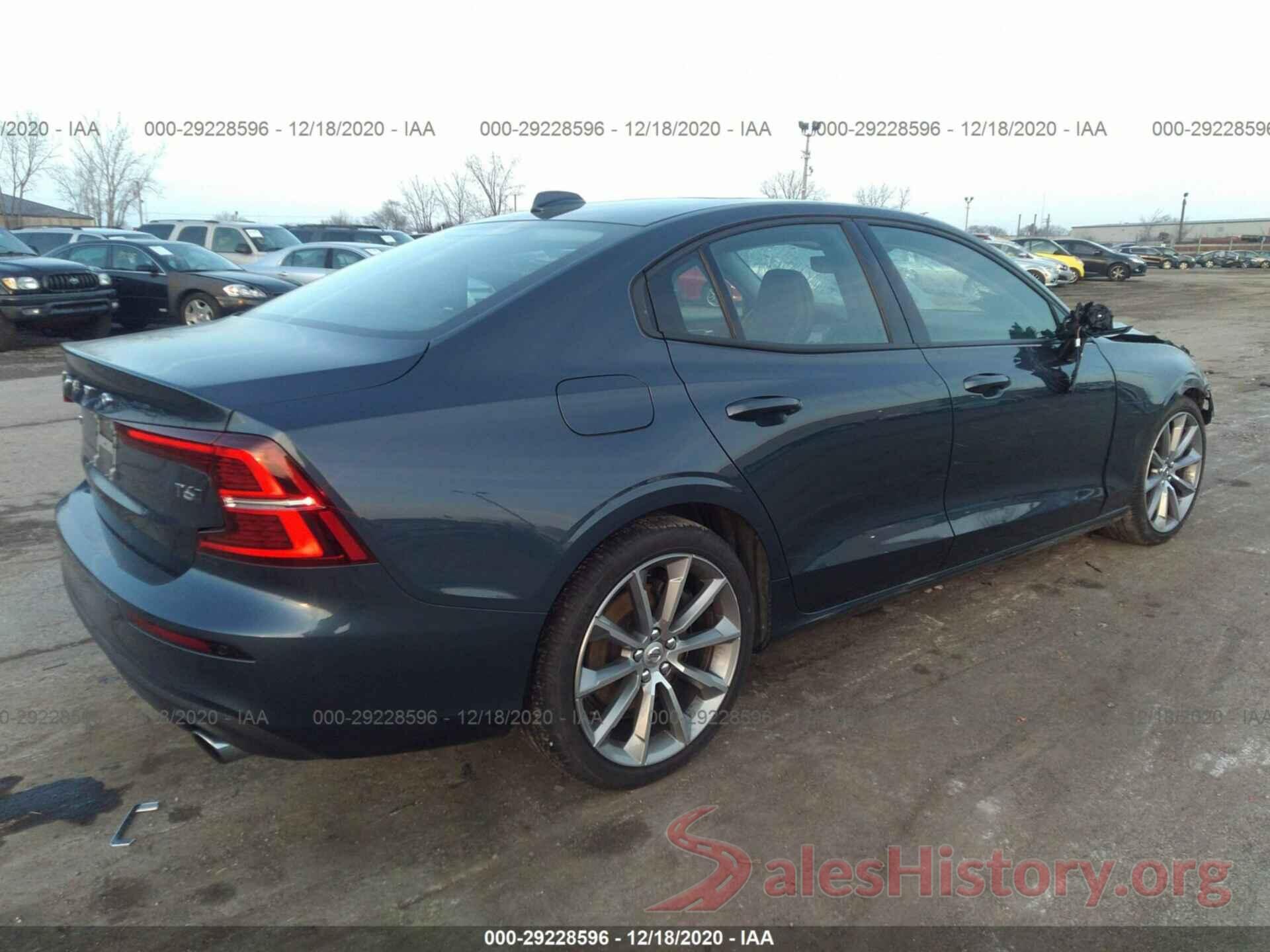 7JRA22TK8KG003795 2019 VOLVO S60