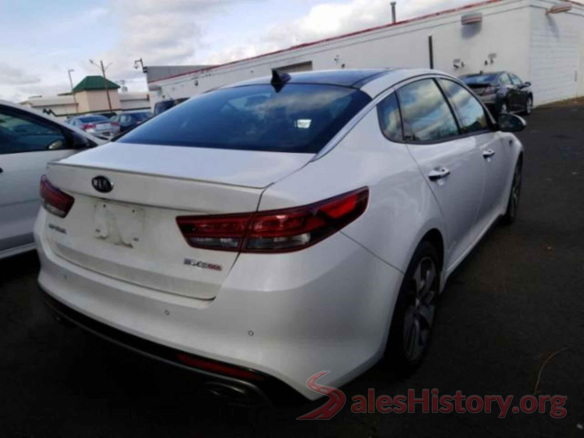 5XXGW4L27HG138677 2017 KIA OPTIMA