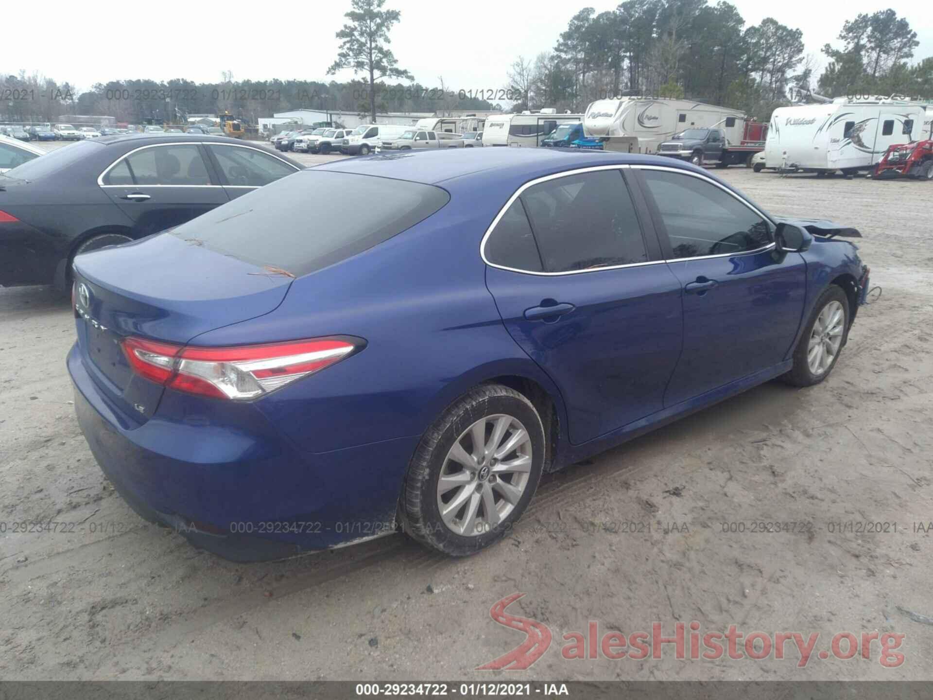 4T1B11HK8JU573218 2018 TOYOTA CAMRY