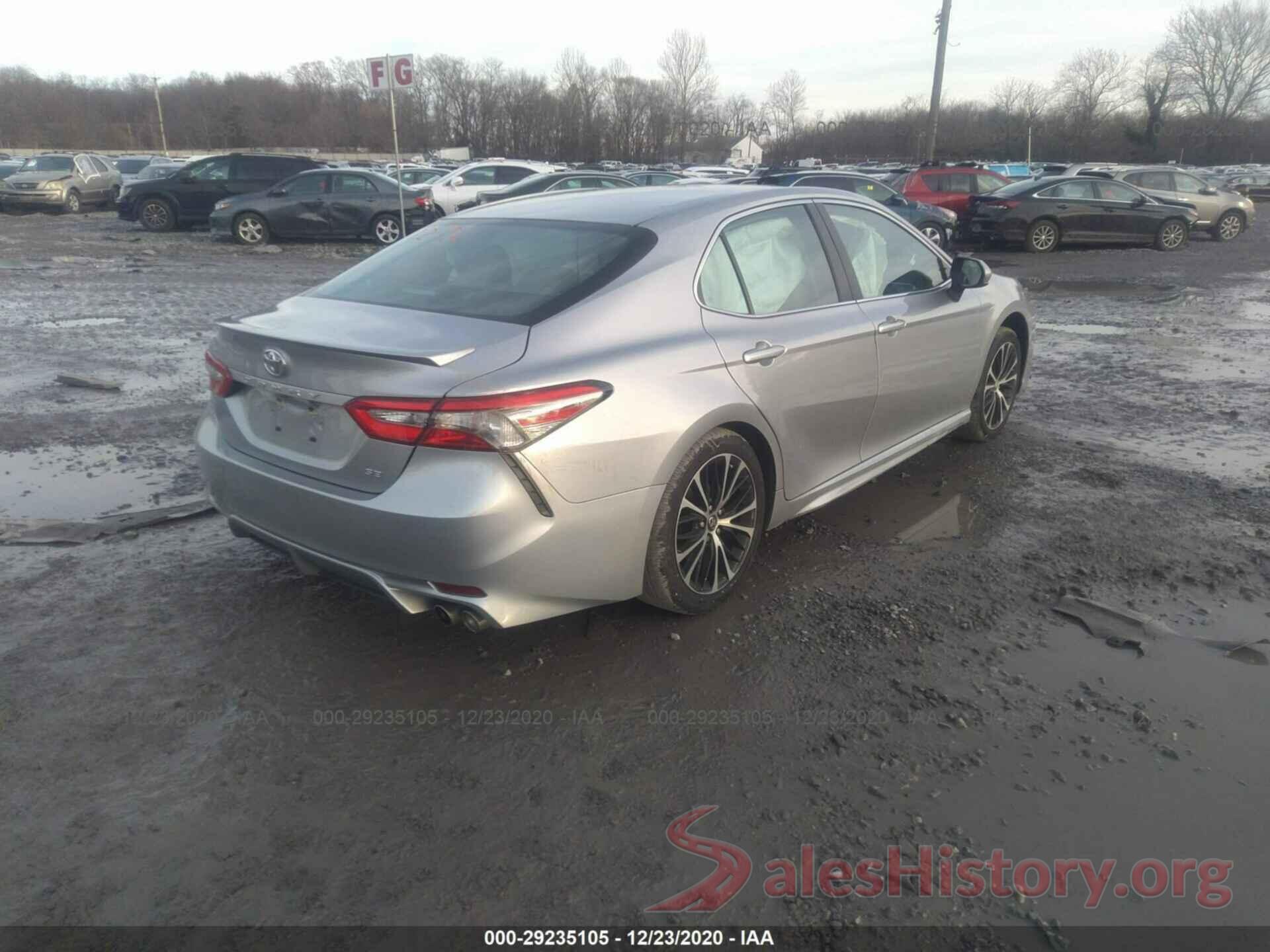 4T1B11HK7JU670099 2018 TOYOTA CAMRY