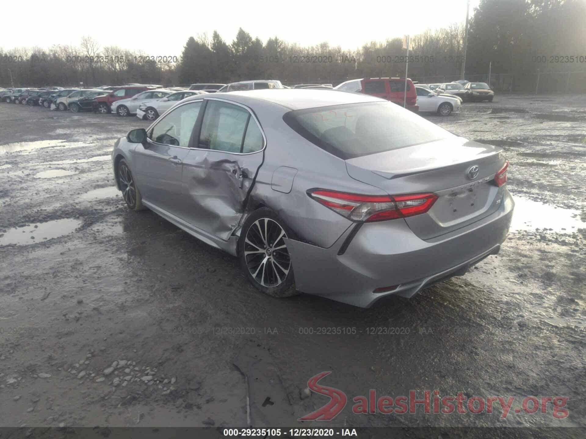 4T1B11HK7JU670099 2018 TOYOTA CAMRY