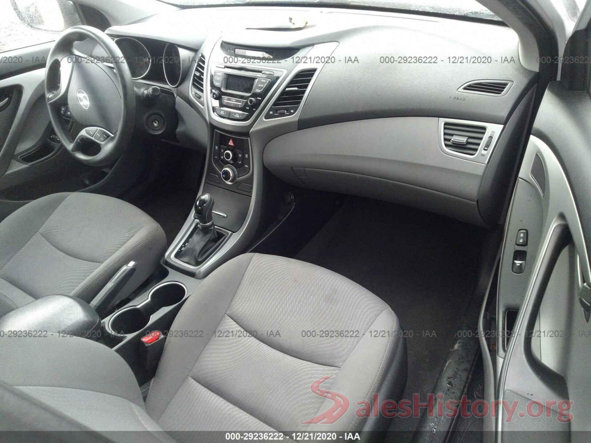 5NPDH4AE8GH736208 2016 HYUNDAI ELANTRA