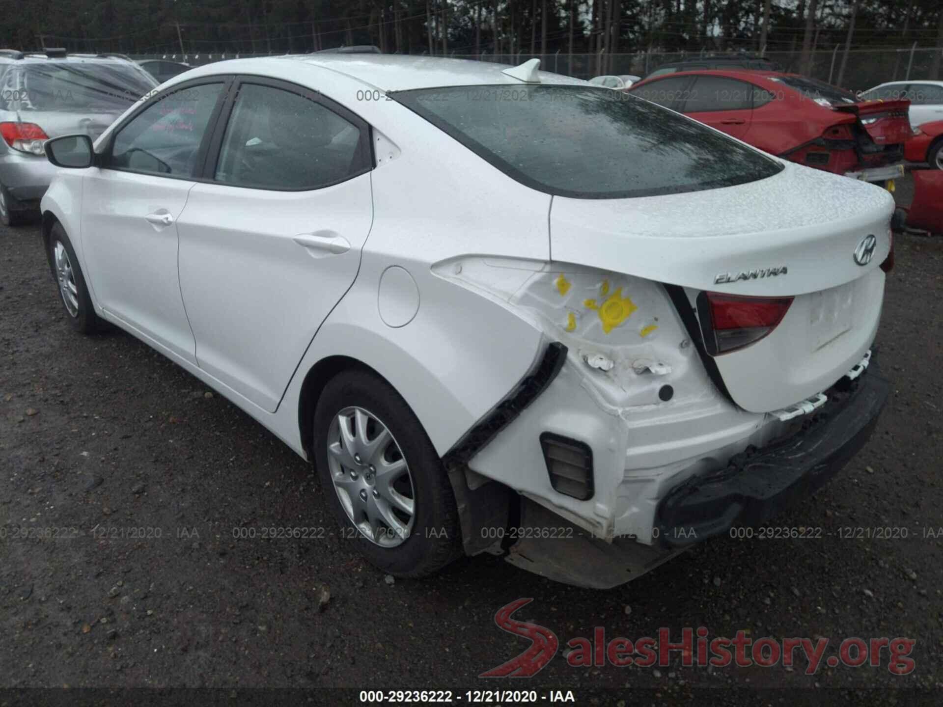 5NPDH4AE8GH736208 2016 HYUNDAI ELANTRA