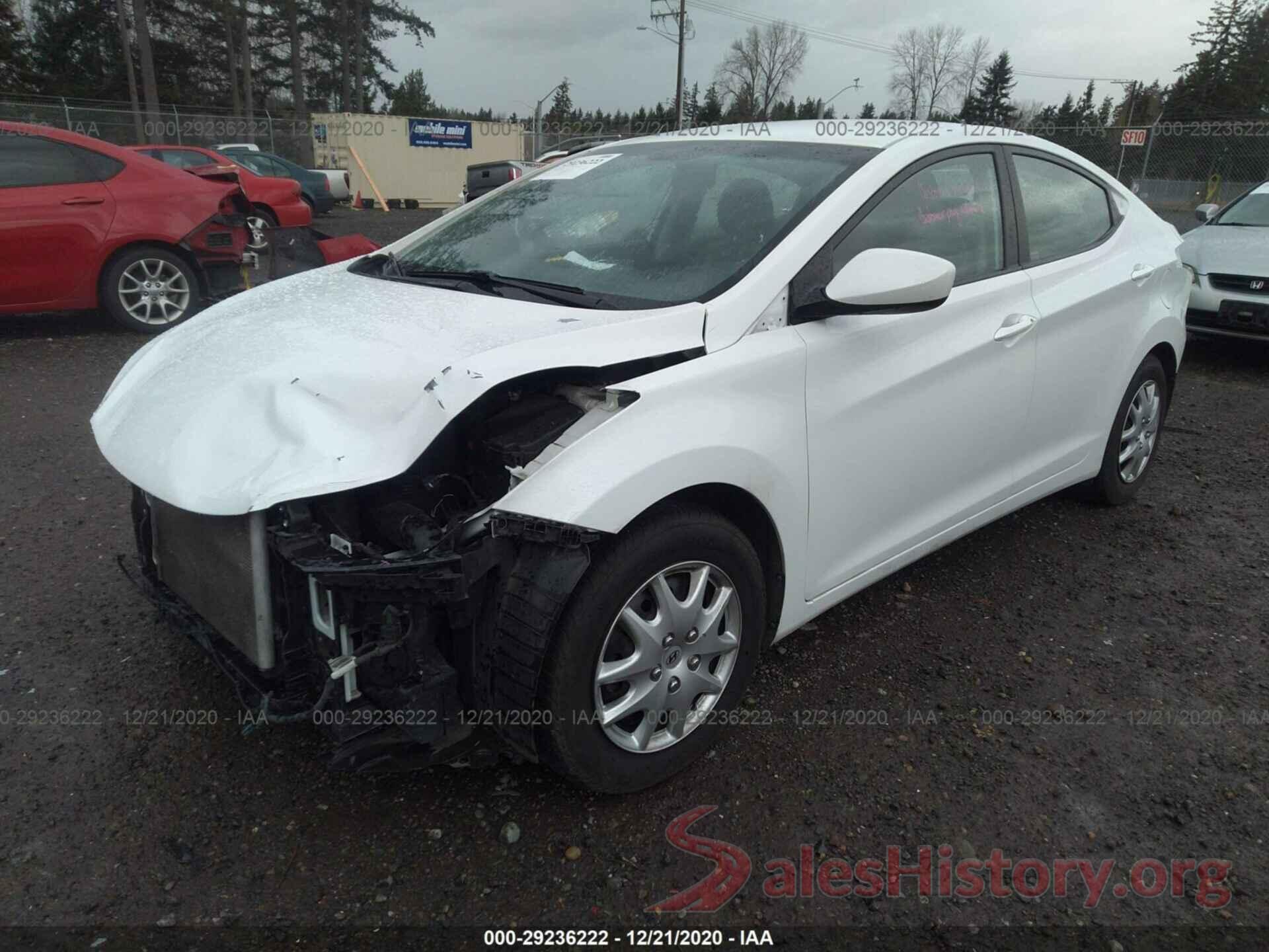 5NPDH4AE8GH736208 2016 HYUNDAI ELANTRA