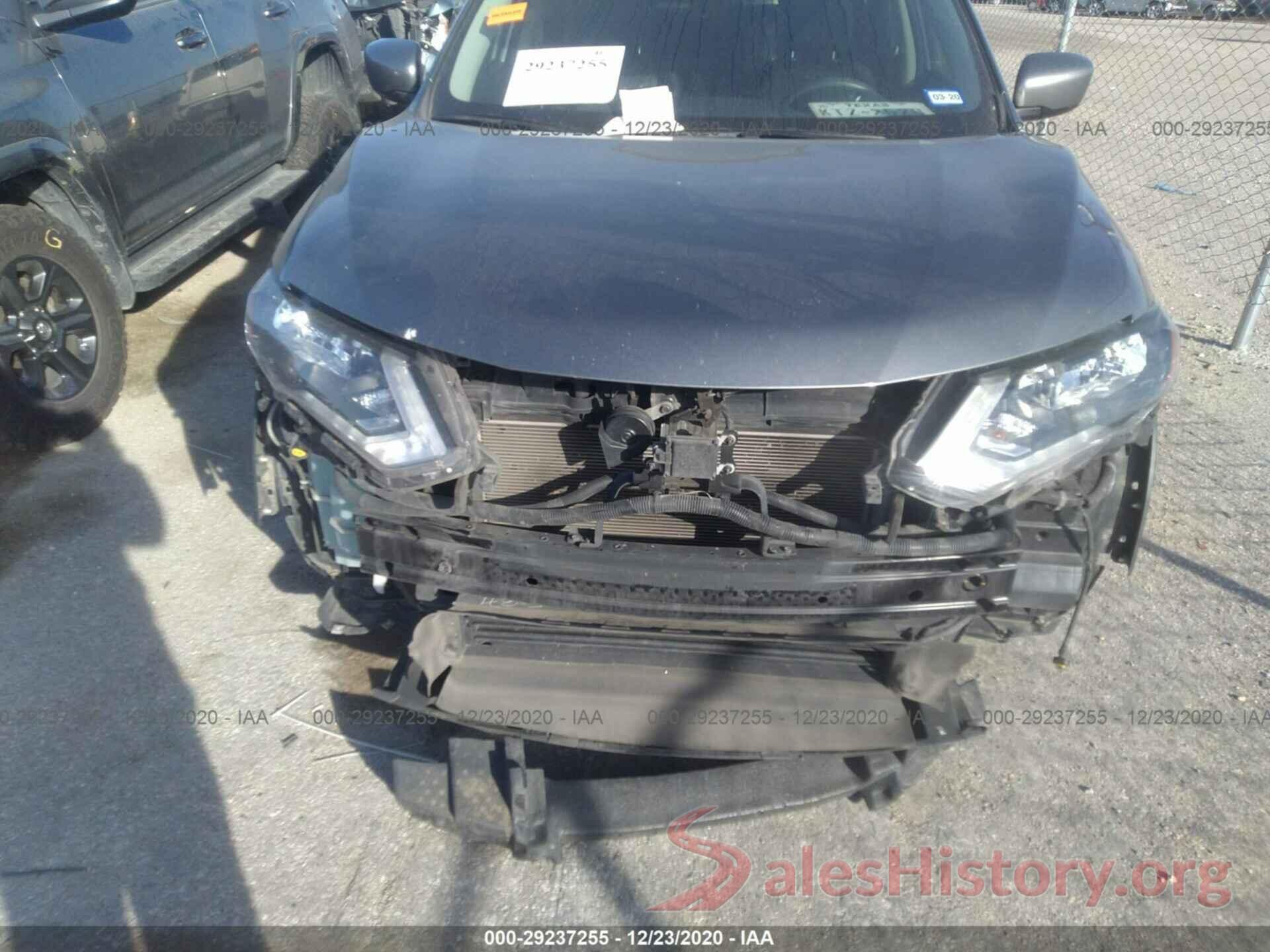 KNMAT2MT6JP548928 2018 NISSAN ROGUE