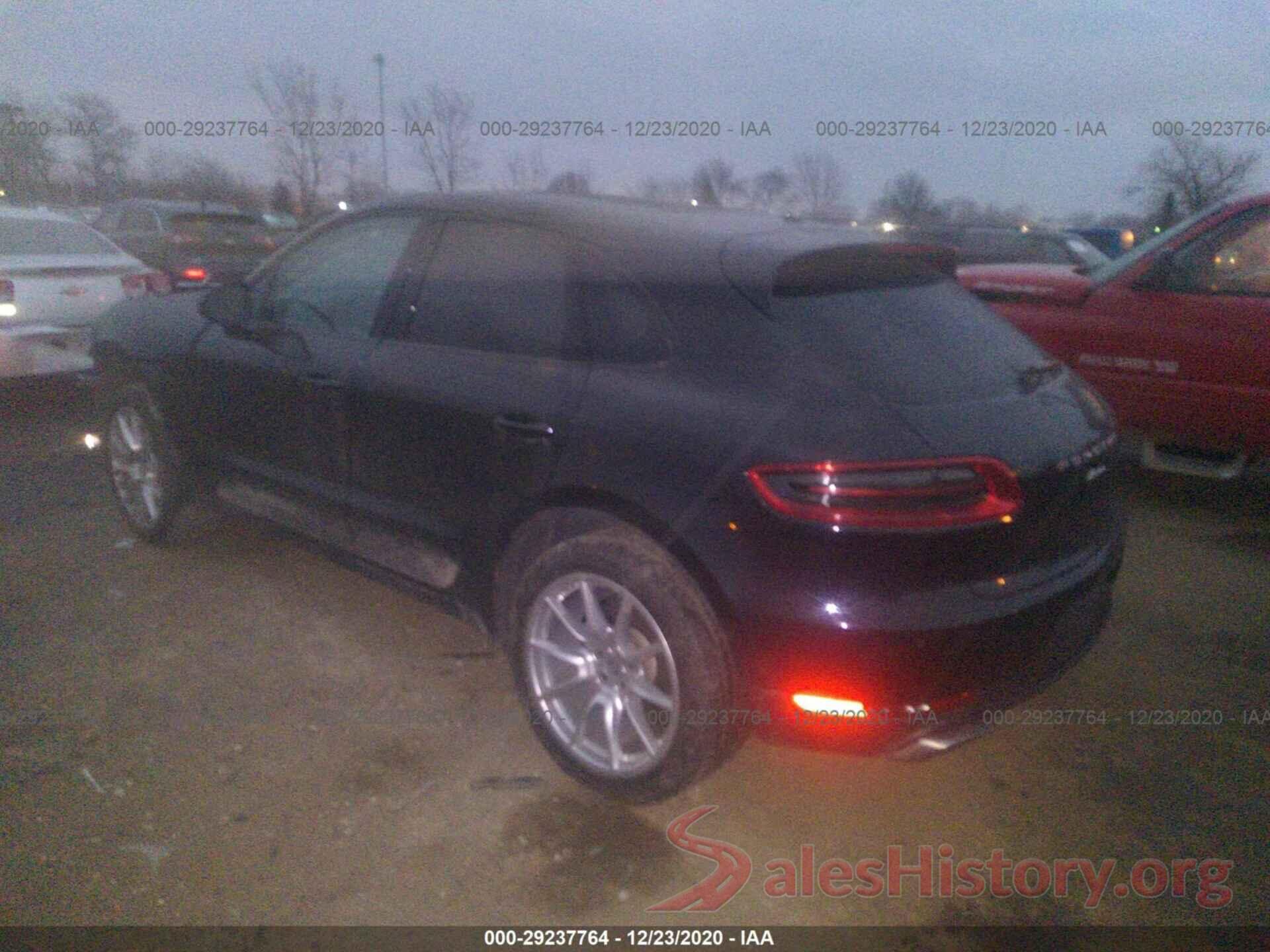 WP1AA2A57JLB14860 2018 PORSCHE MACAN