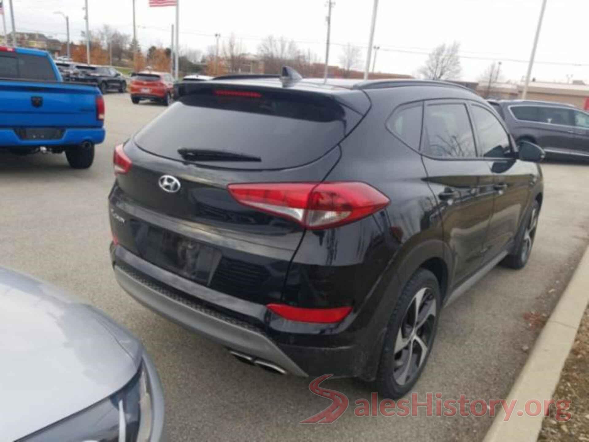 KM8J33A27JU824323 2018 HYUNDAI TUCSON