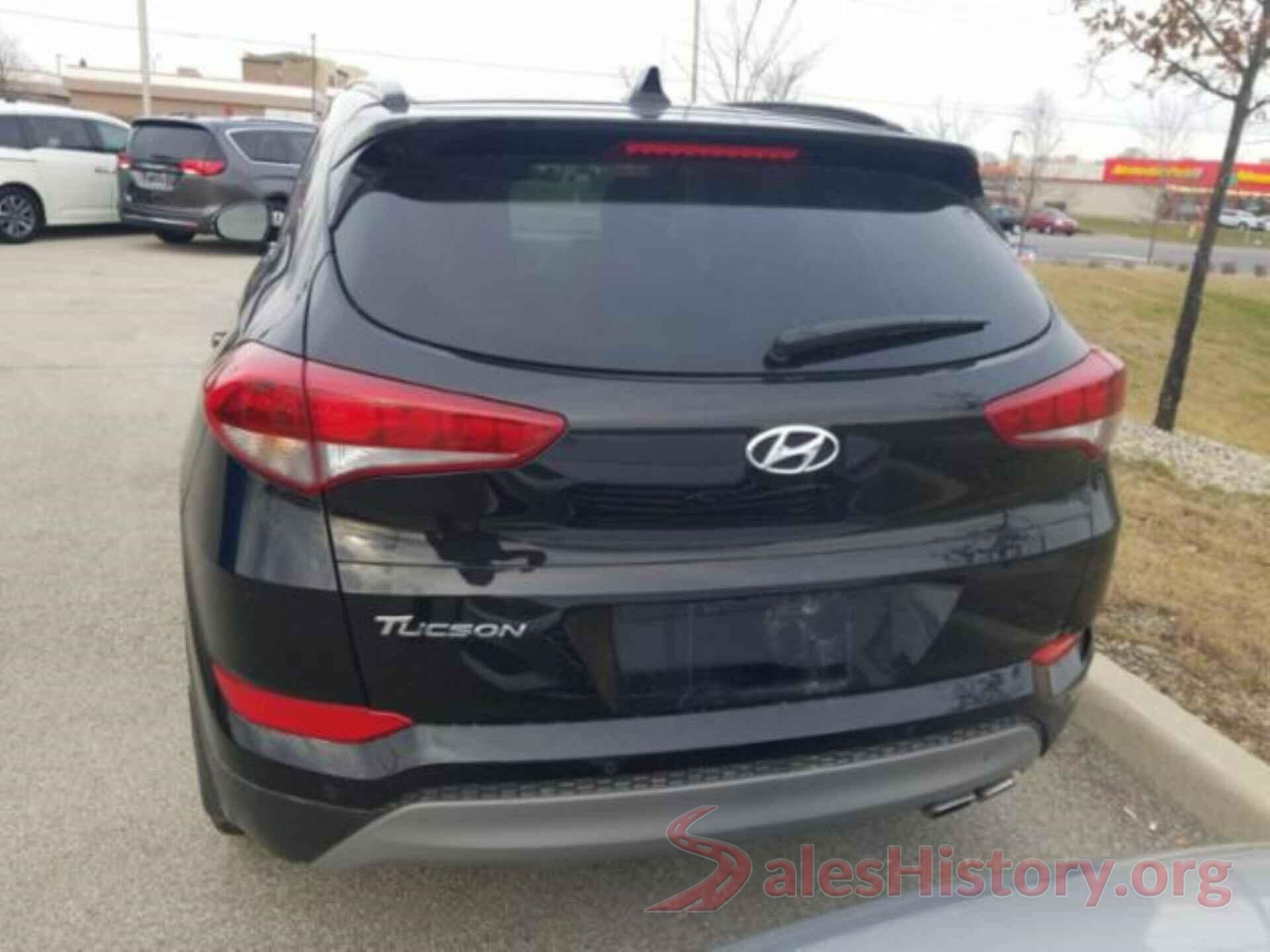 KM8J33A27JU824323 2018 HYUNDAI TUCSON