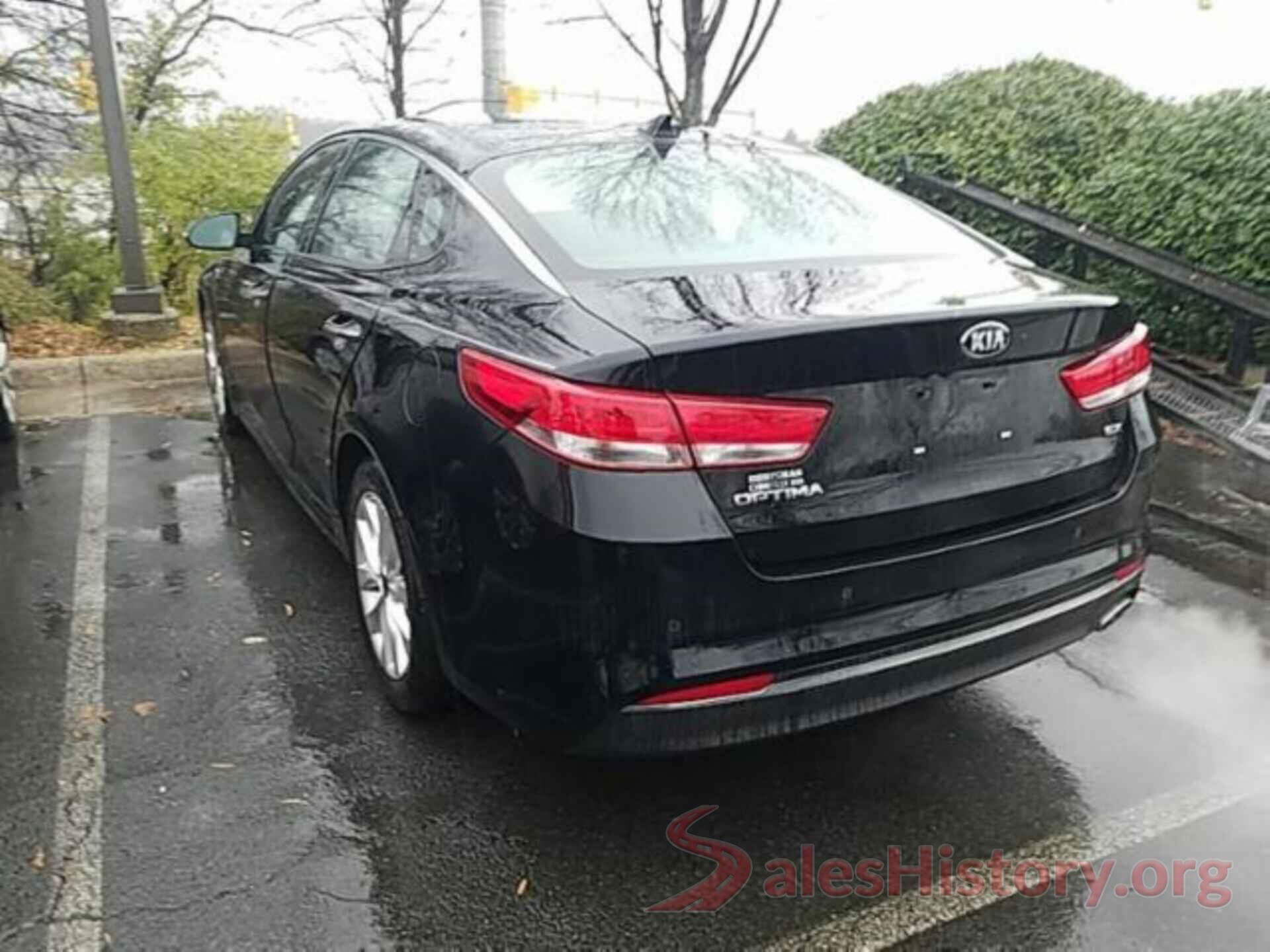 5XXGU4L3XJG260728 2018 KIA OPTIMA