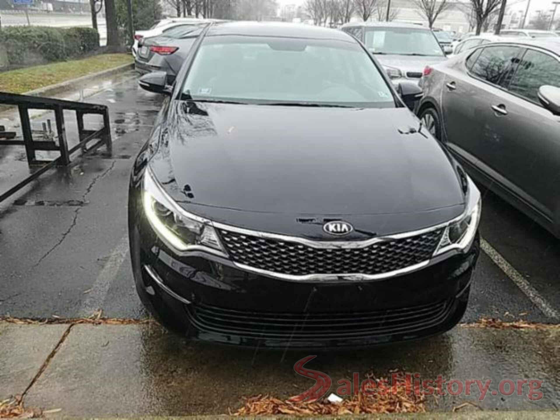 5XXGU4L3XJG260728 2018 KIA OPTIMA