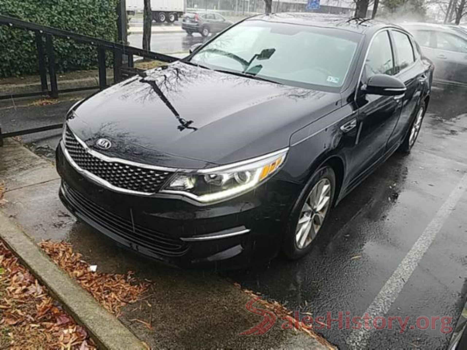 5XXGU4L3XJG260728 2018 KIA OPTIMA