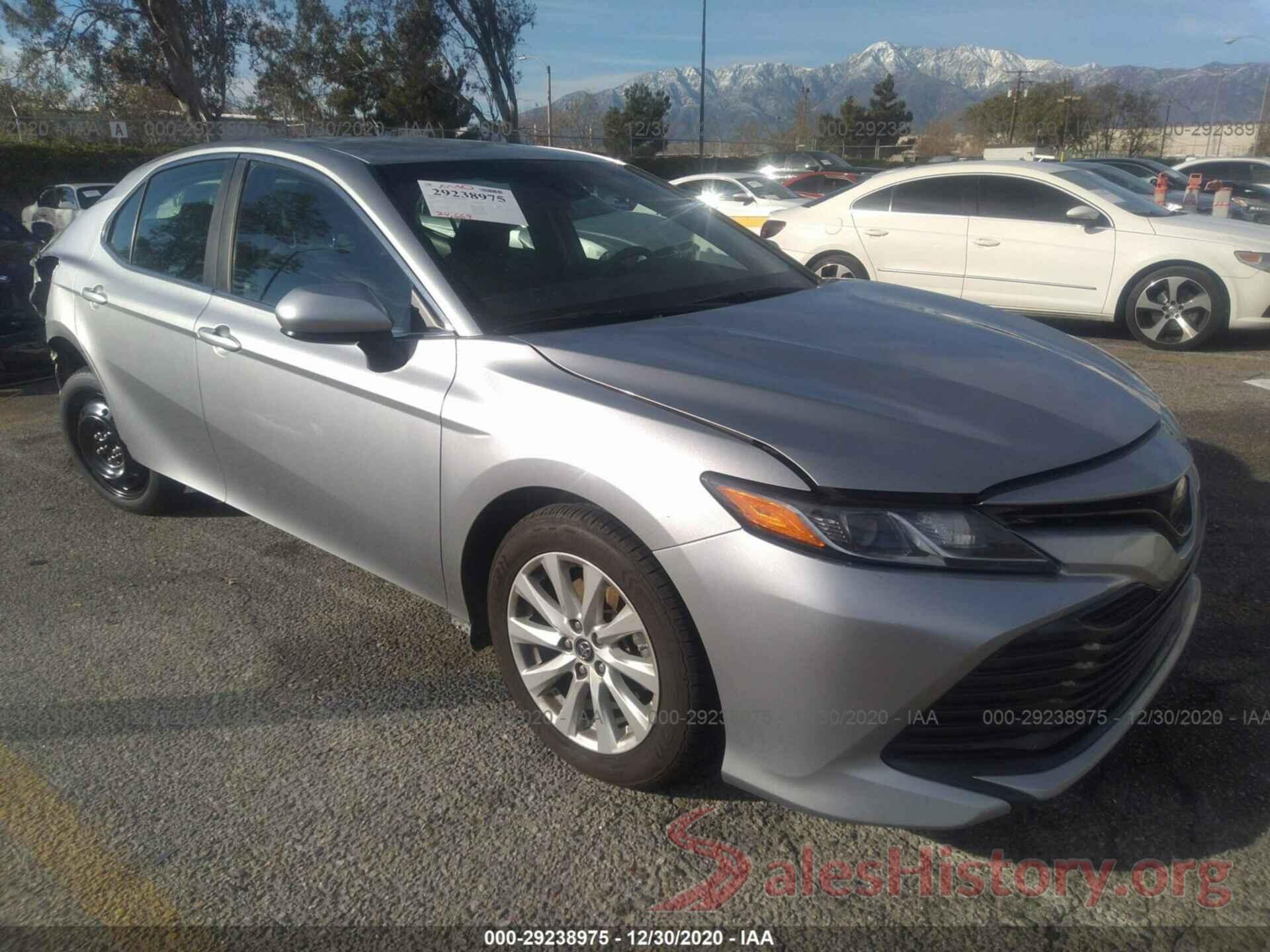 4T1B11HK5JU670456 2018 TOYOTA CAMRY