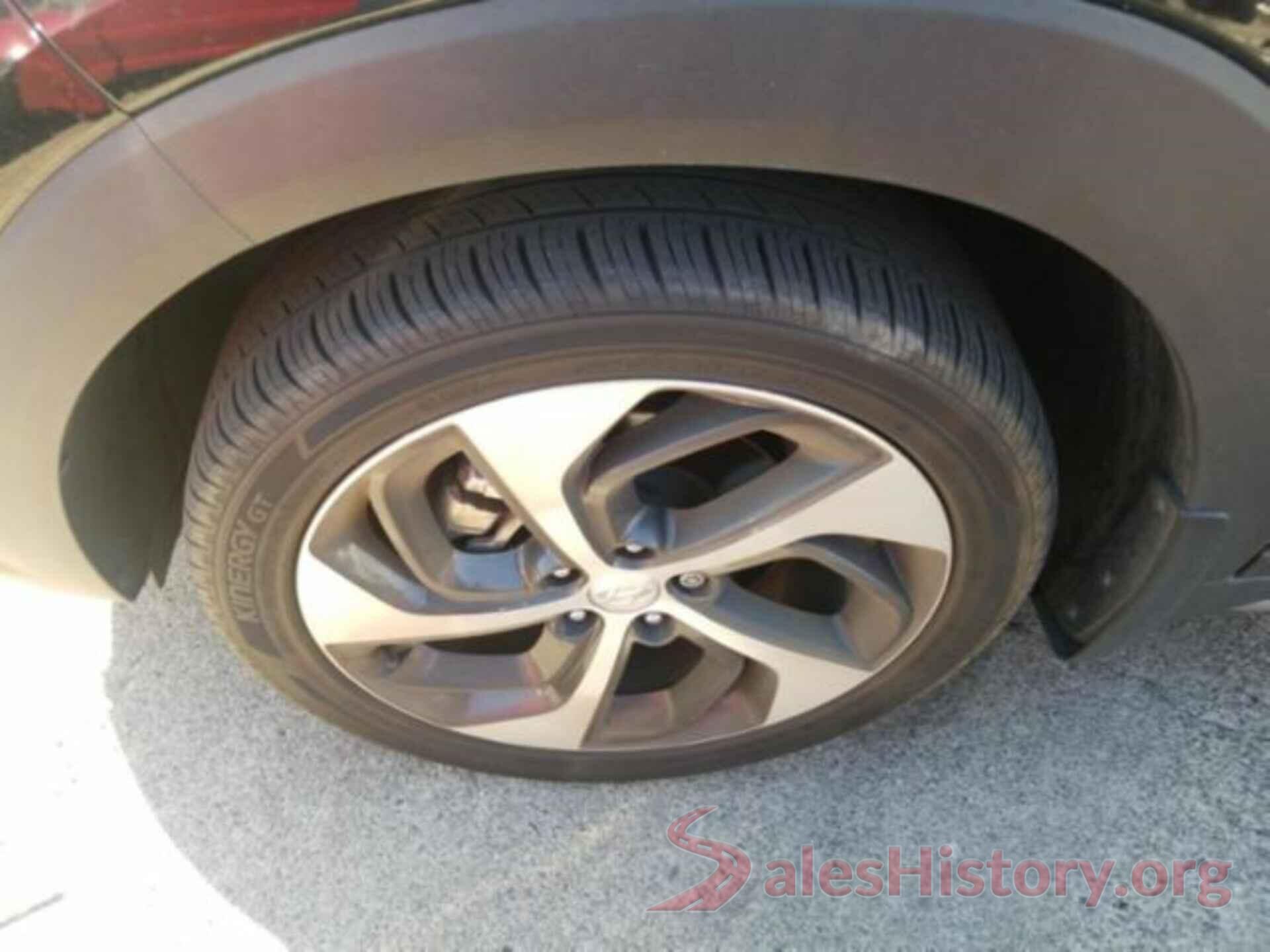 KM8J33A2XHU577910 2017 HYUNDAI TUCSON