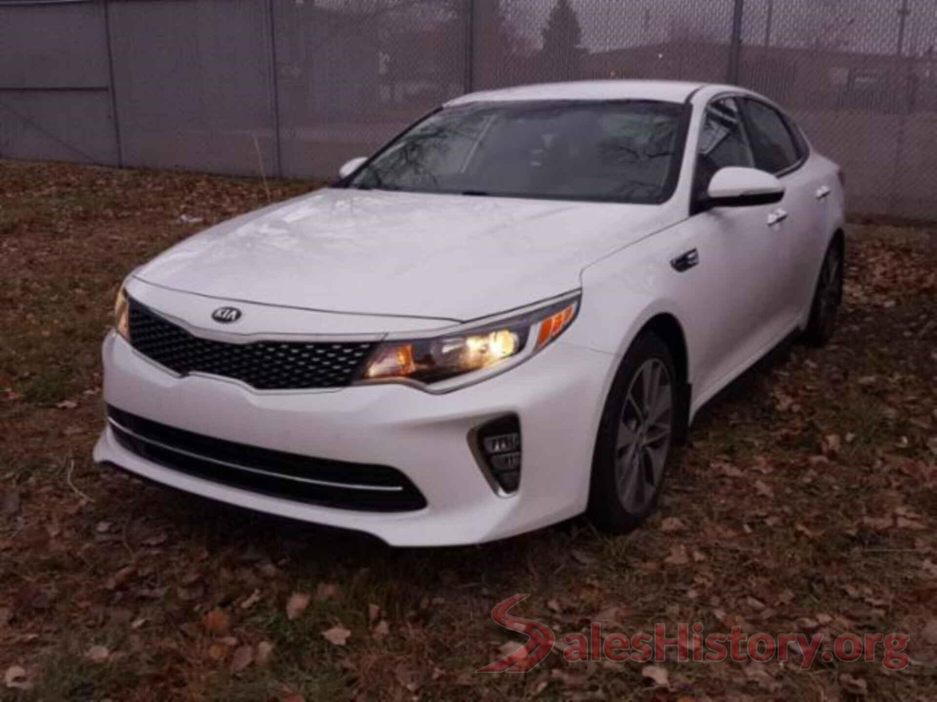 5XXGT4L32JG252075 2018 KIA OPTIMA