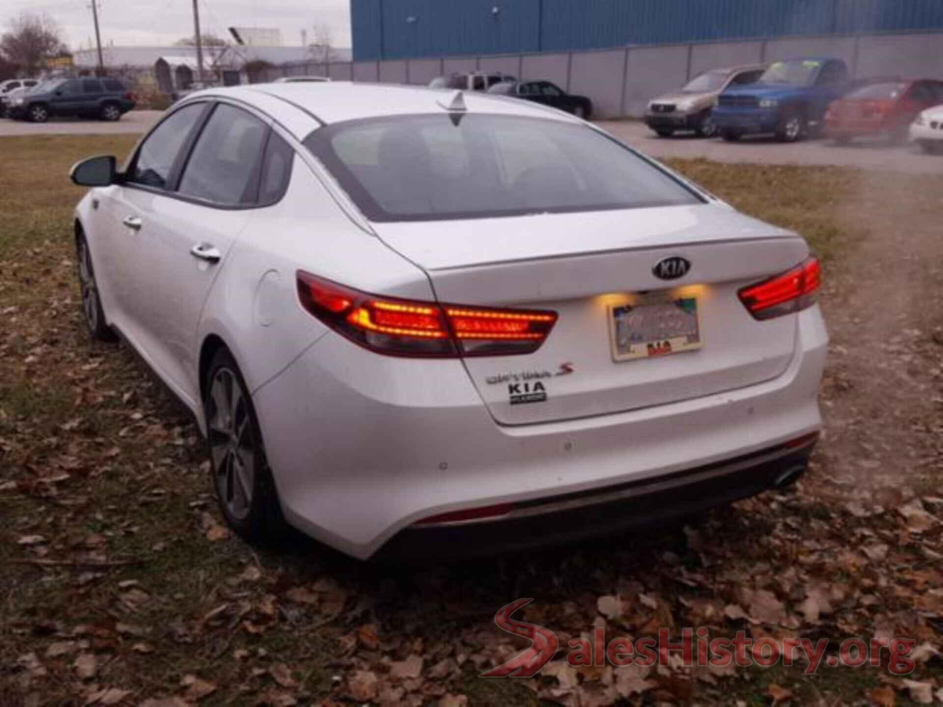 5XXGT4L32JG252075 2018 KIA OPTIMA