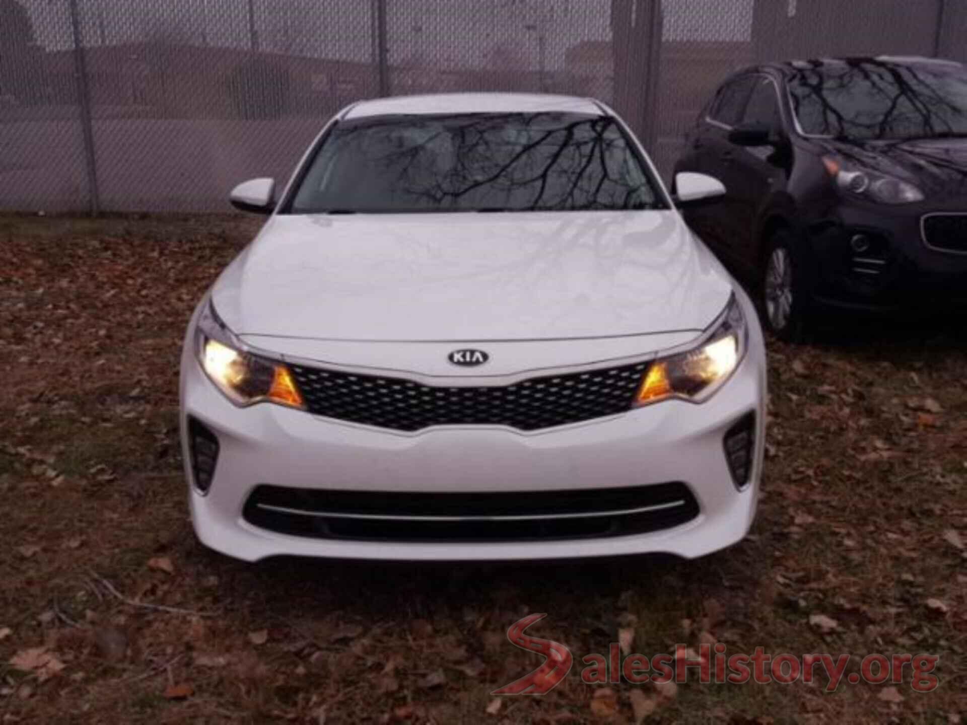 5XXGT4L32JG252075 2018 KIA OPTIMA