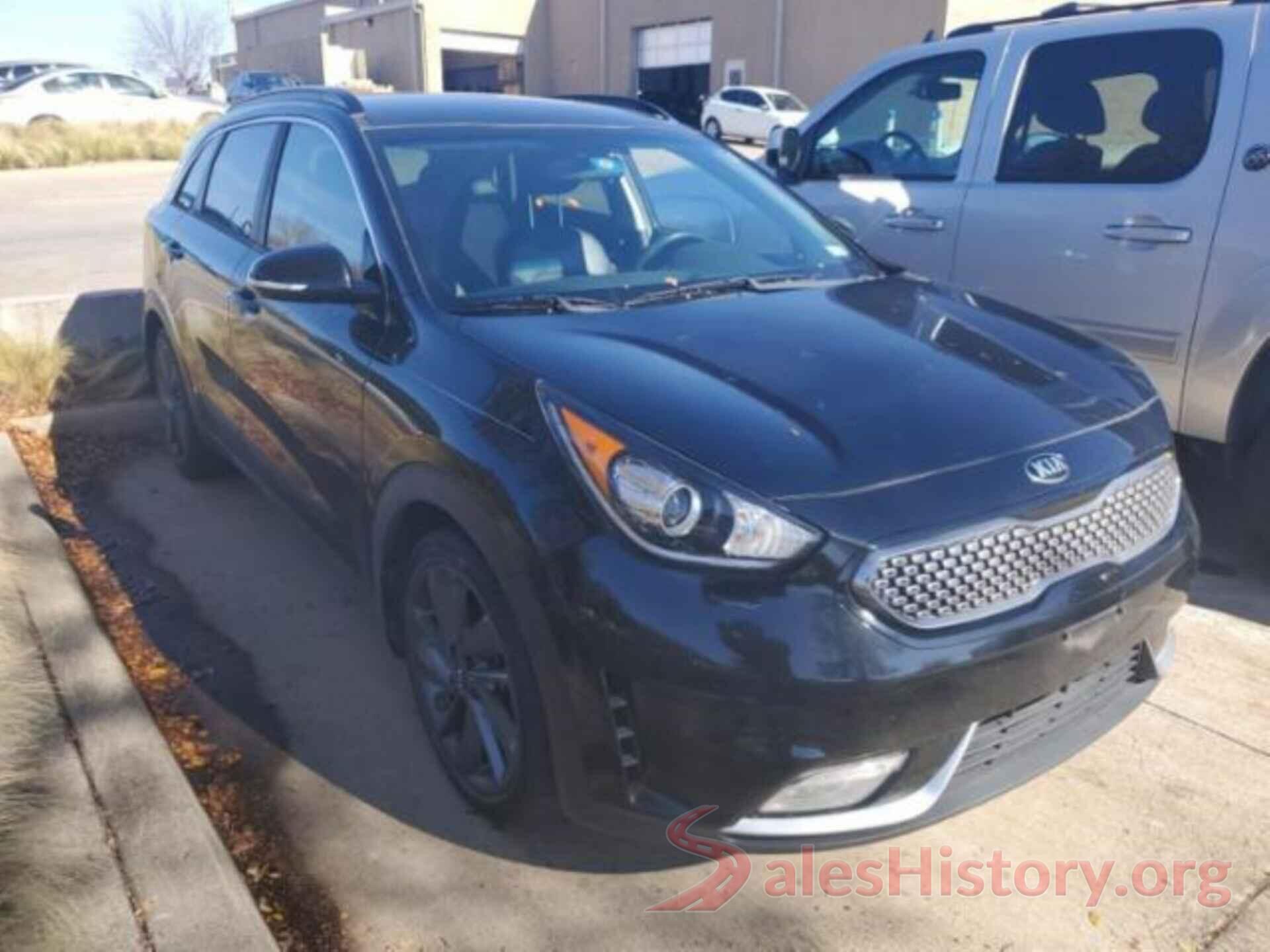 KNDCC3LC9H5072955 2017 KIA NIRO