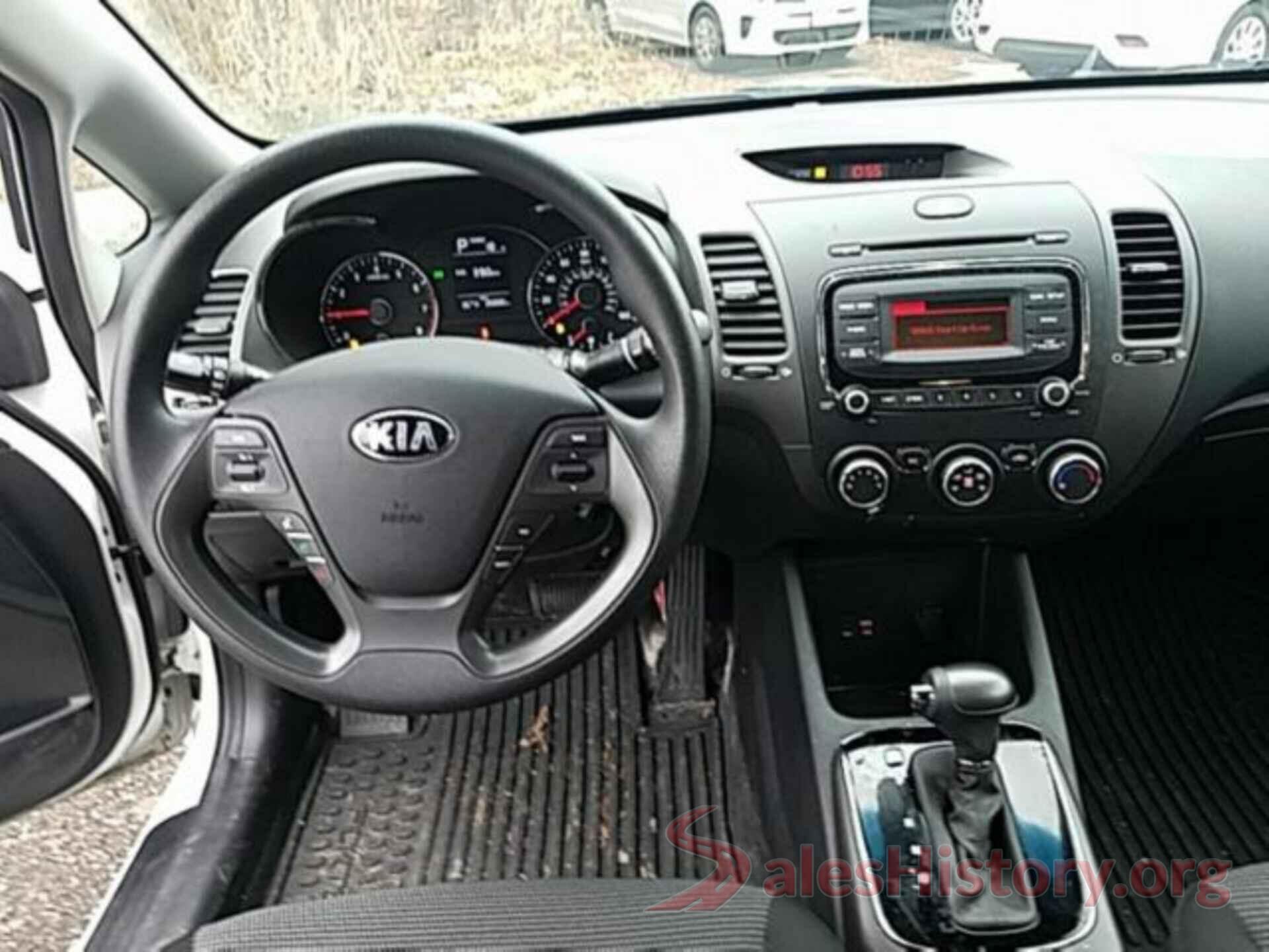 3KPFK4A75HE158814 2017 KIA FORTE