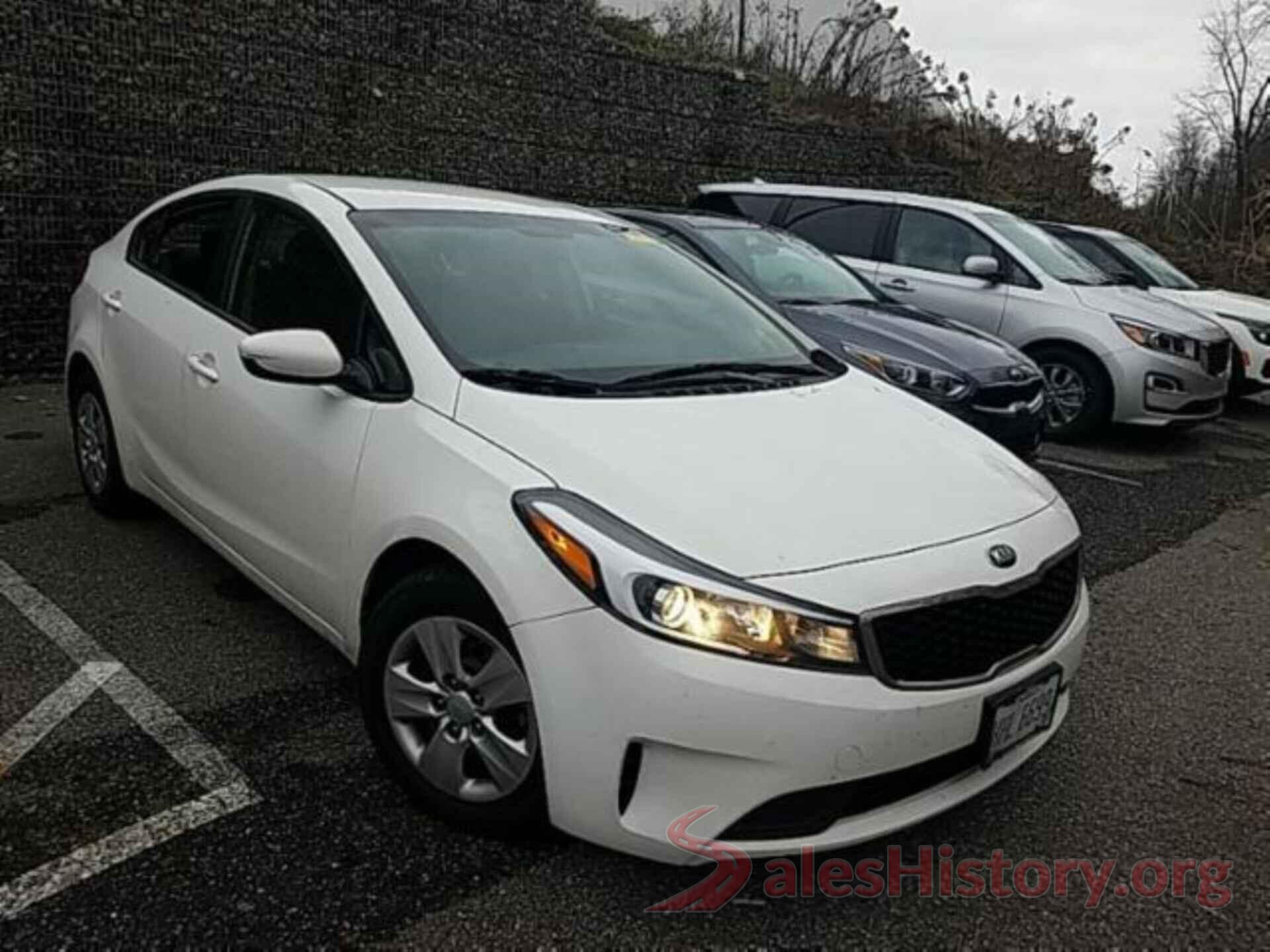 3KPFK4A75HE158814 2017 KIA FORTE