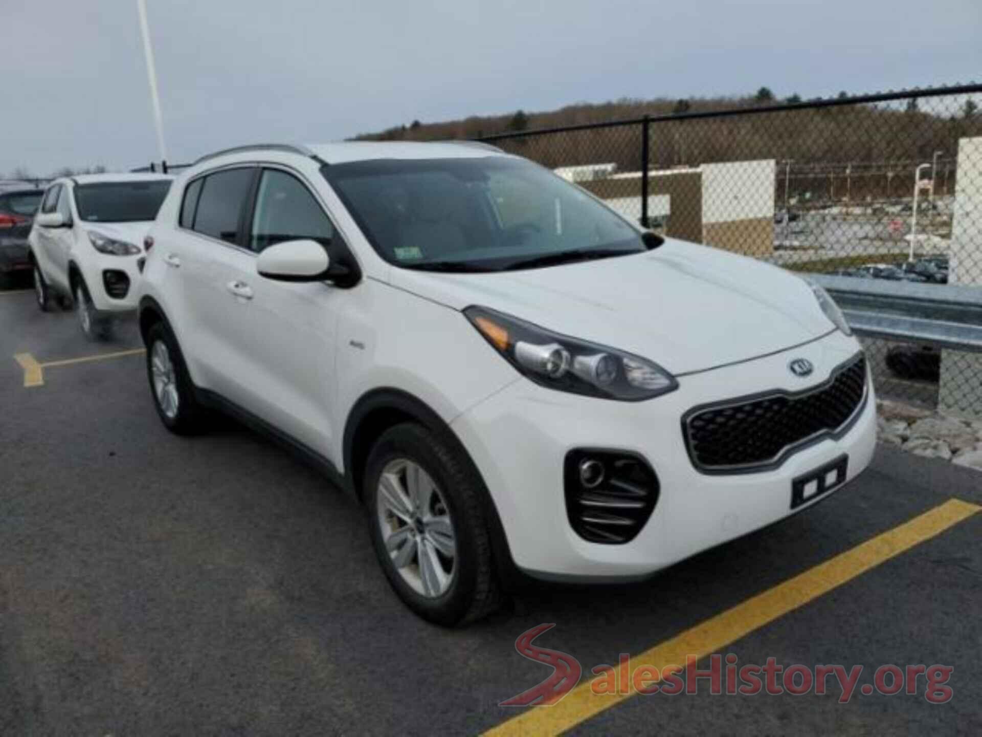 KNDPMCAC1J7396137 2018 KIA SPORTAGE