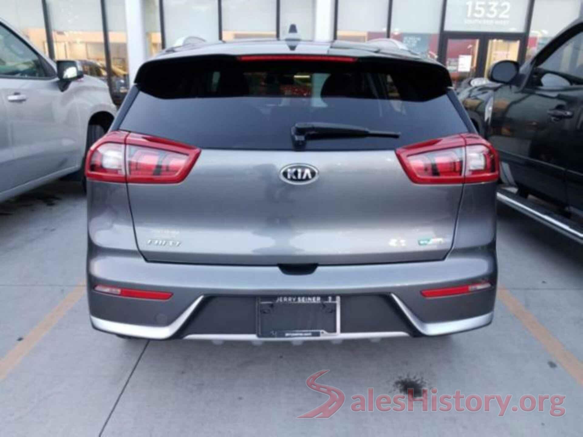 KNDCB3LC2J5127920 2018 KIA NIRO