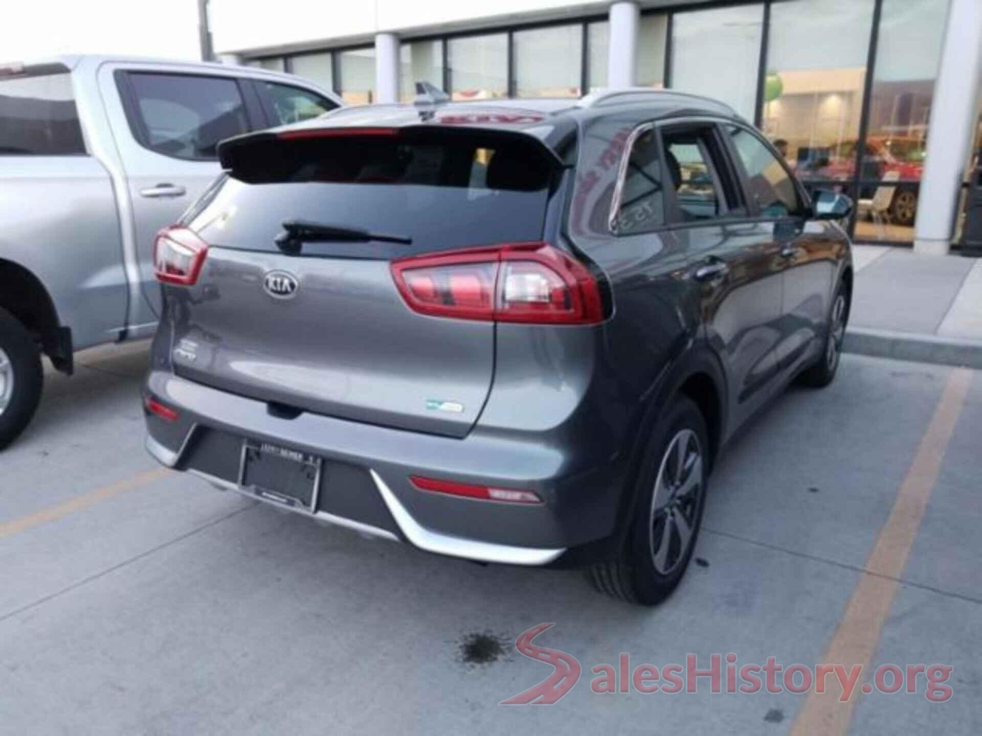 KNDCB3LC2J5127920 2018 KIA NIRO