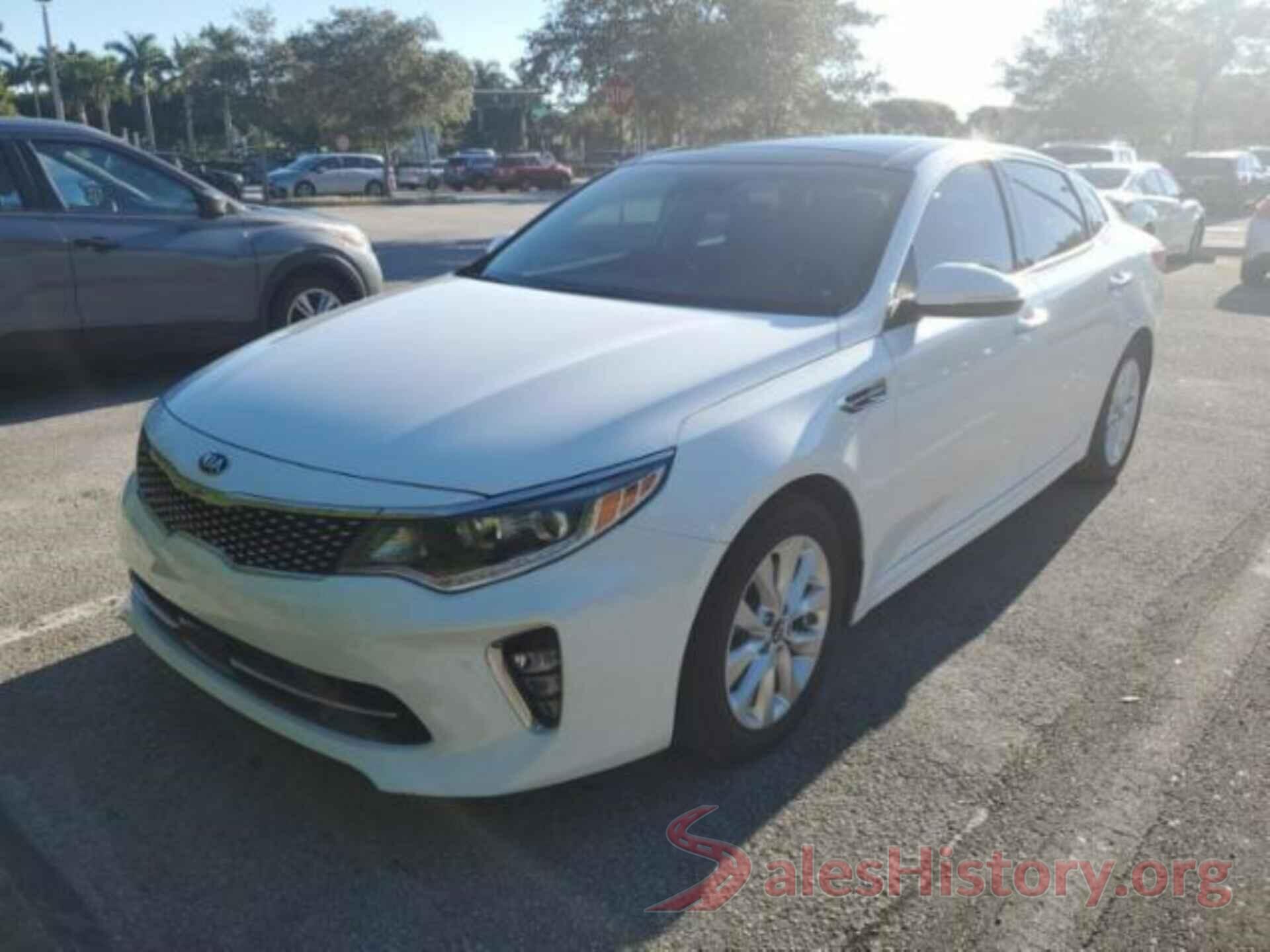 5XXGU4L38JG222270 2018 KIA OPTIMA