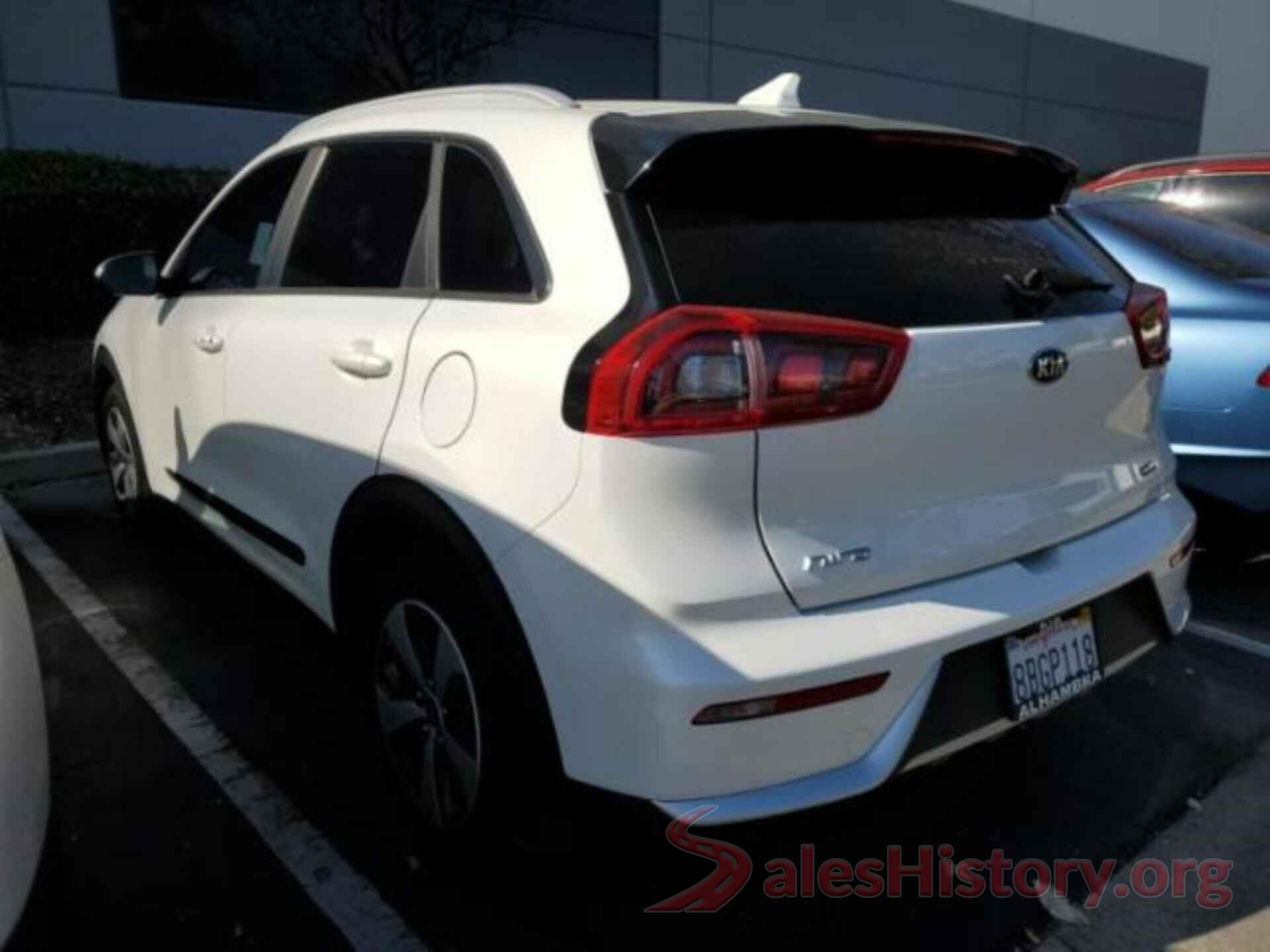 KNDCB3LC5J5140337 2018 KIA NIRO