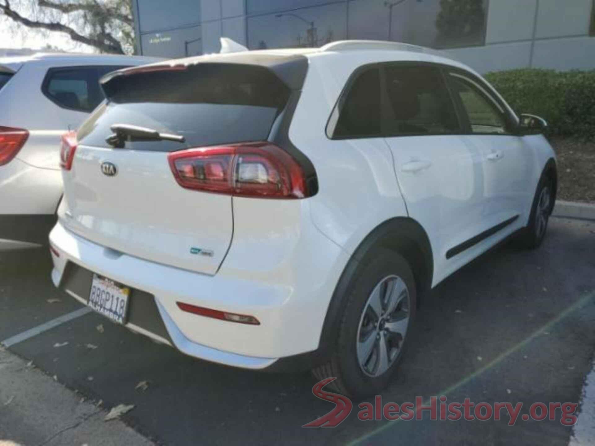 KNDCB3LC5J5140337 2018 KIA NIRO