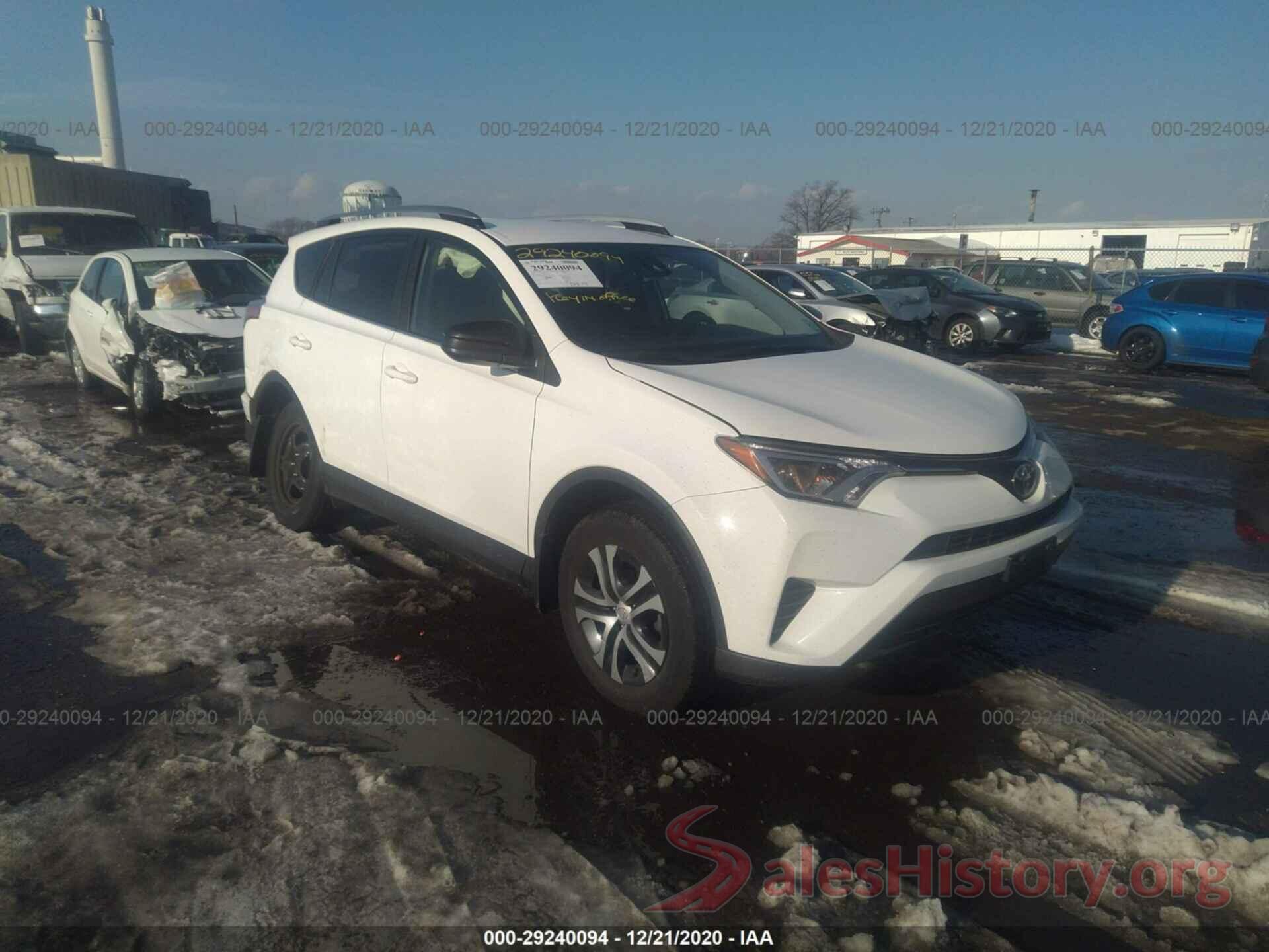 JTMBFREV5JJ175811 2018 TOYOTA RAV4