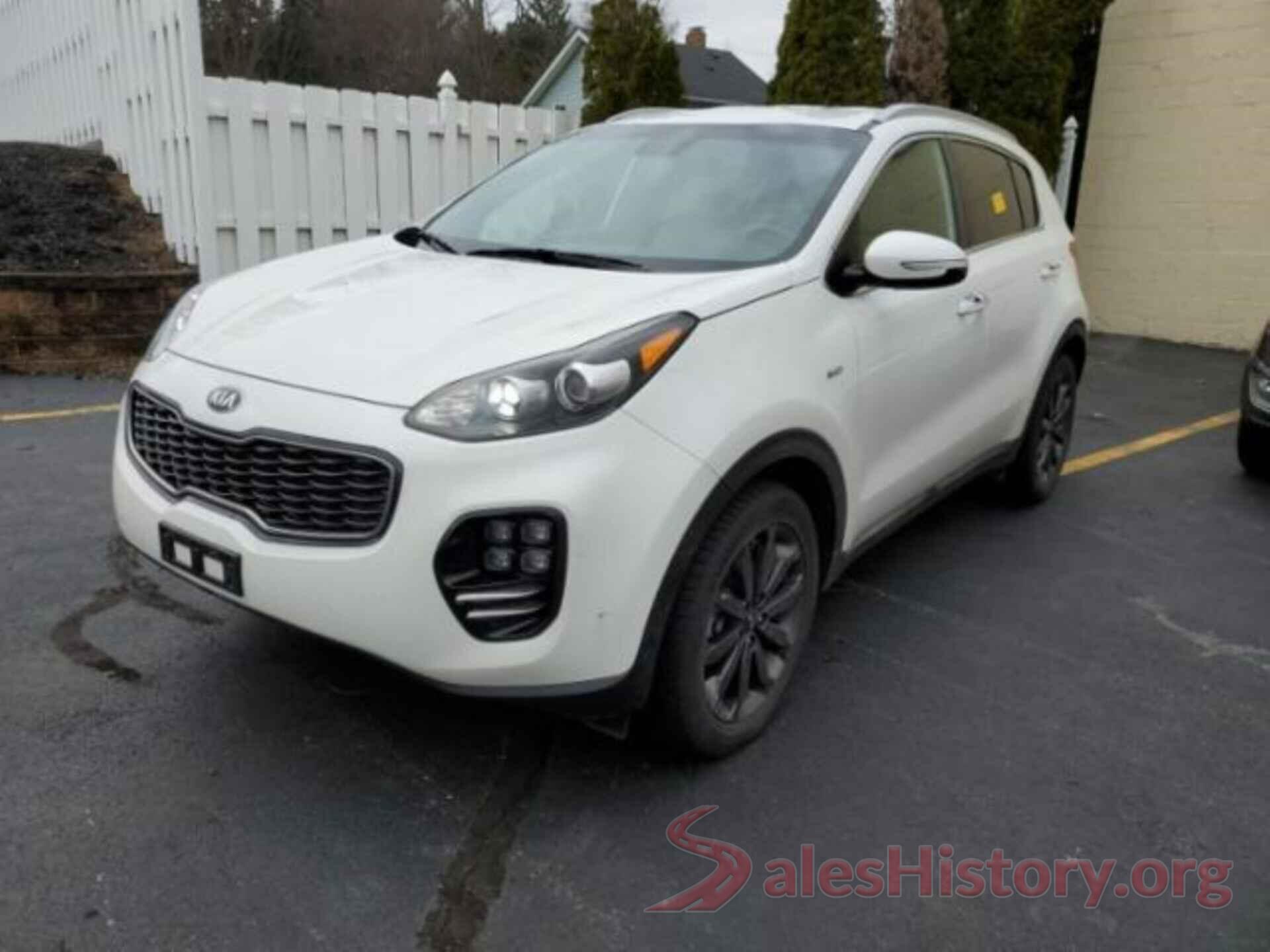 KNDPNCAC8J7472921 2018 KIA SPORTAGE