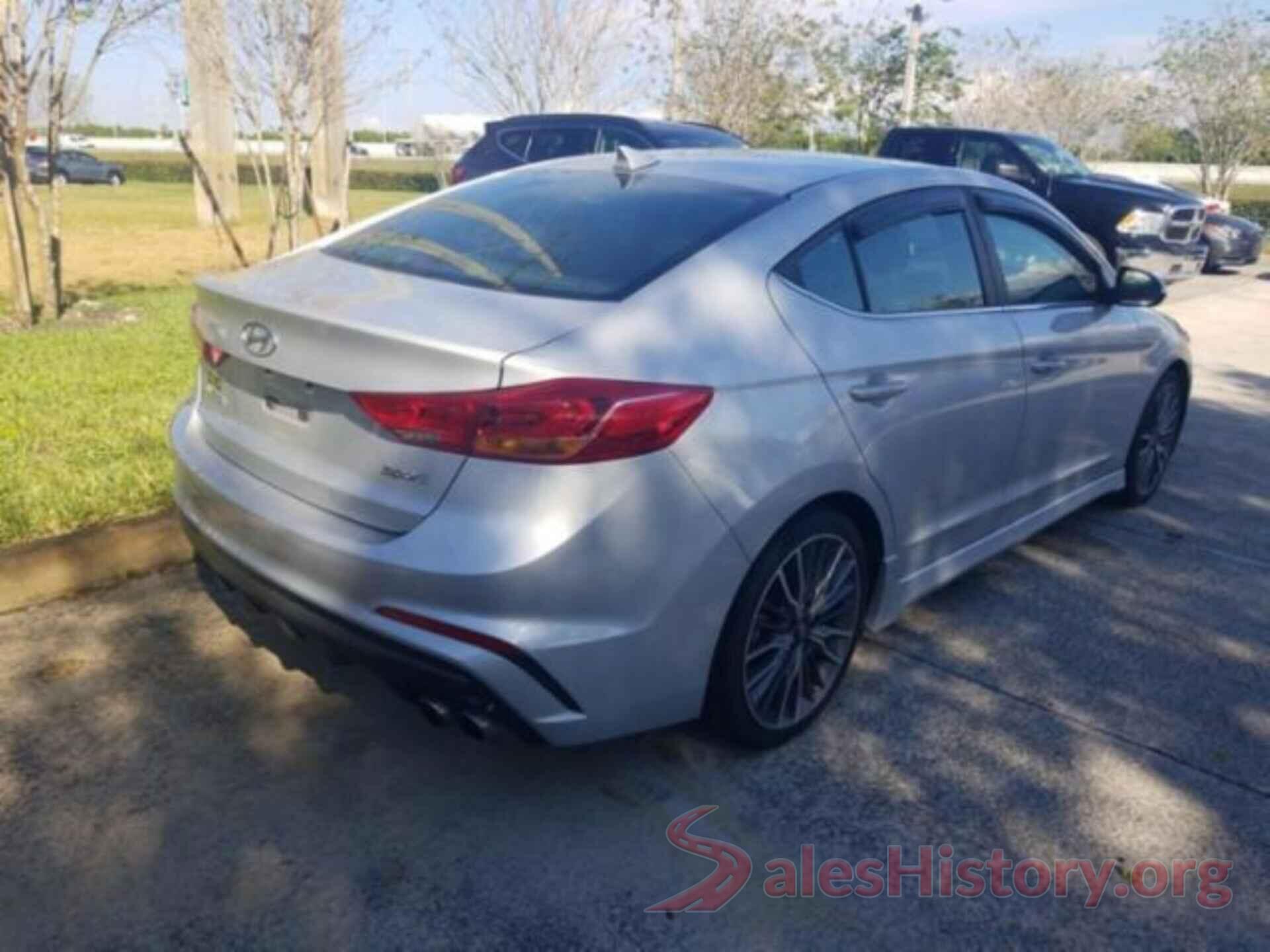 KMHD04LB4JU497808 2018 HYUNDAI ELANTRA