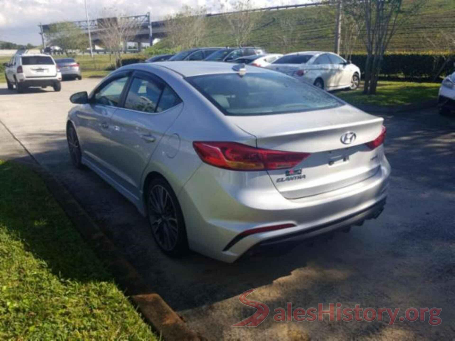 KMHD04LB4JU497808 2018 HYUNDAI ELANTRA