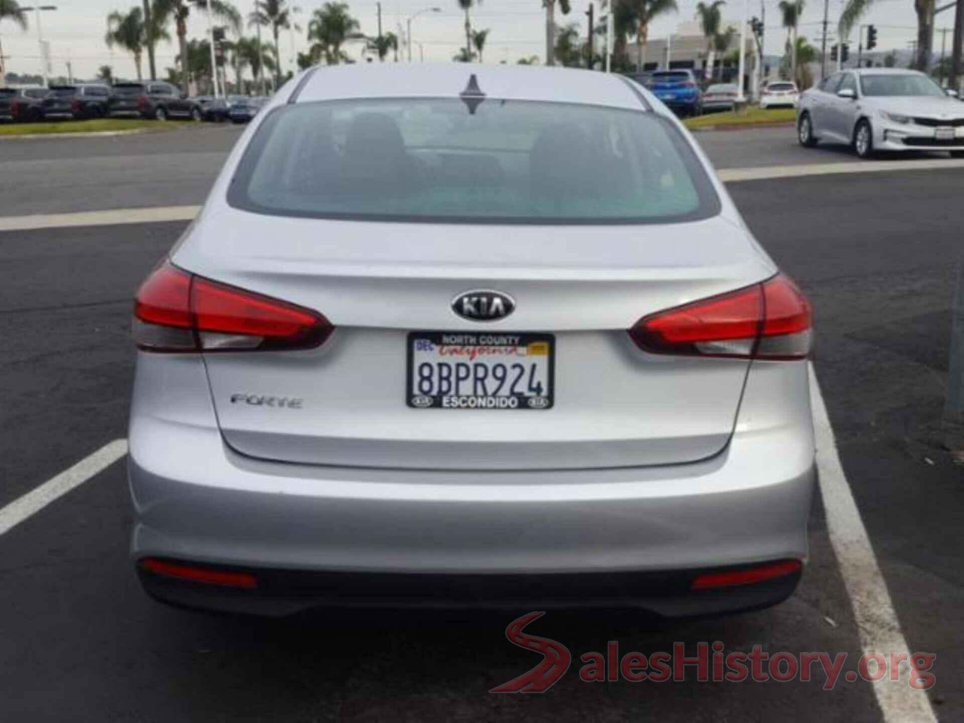 3KPFK4A74JE181667 2018 KIA FORTE