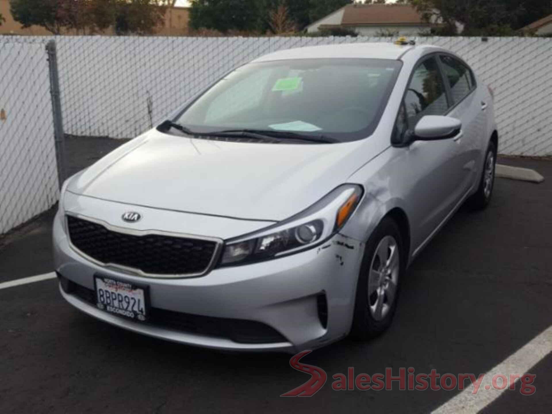 3KPFK4A74JE181667 2018 KIA FORTE