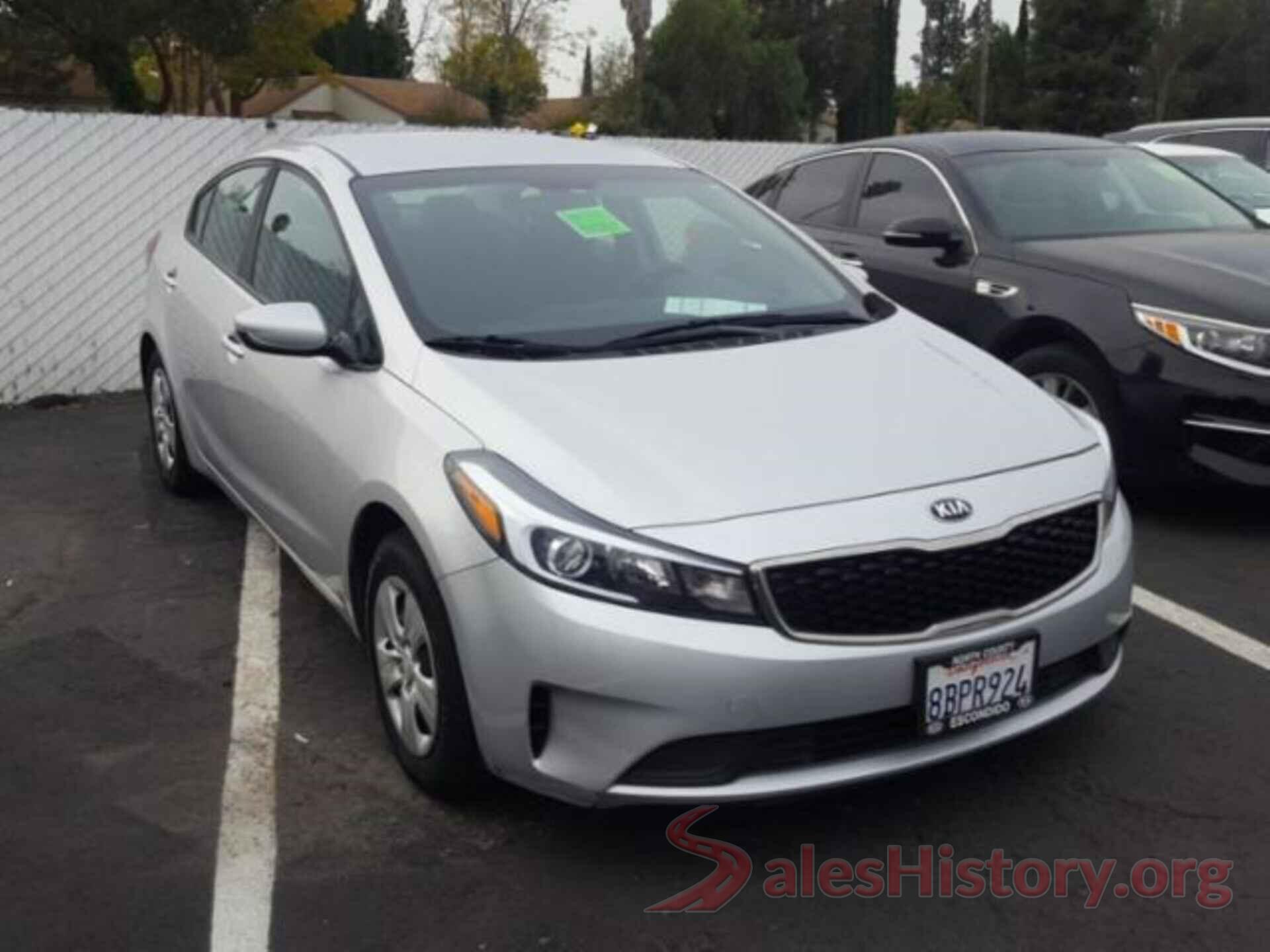 3KPFK4A74JE181667 2018 KIA FORTE