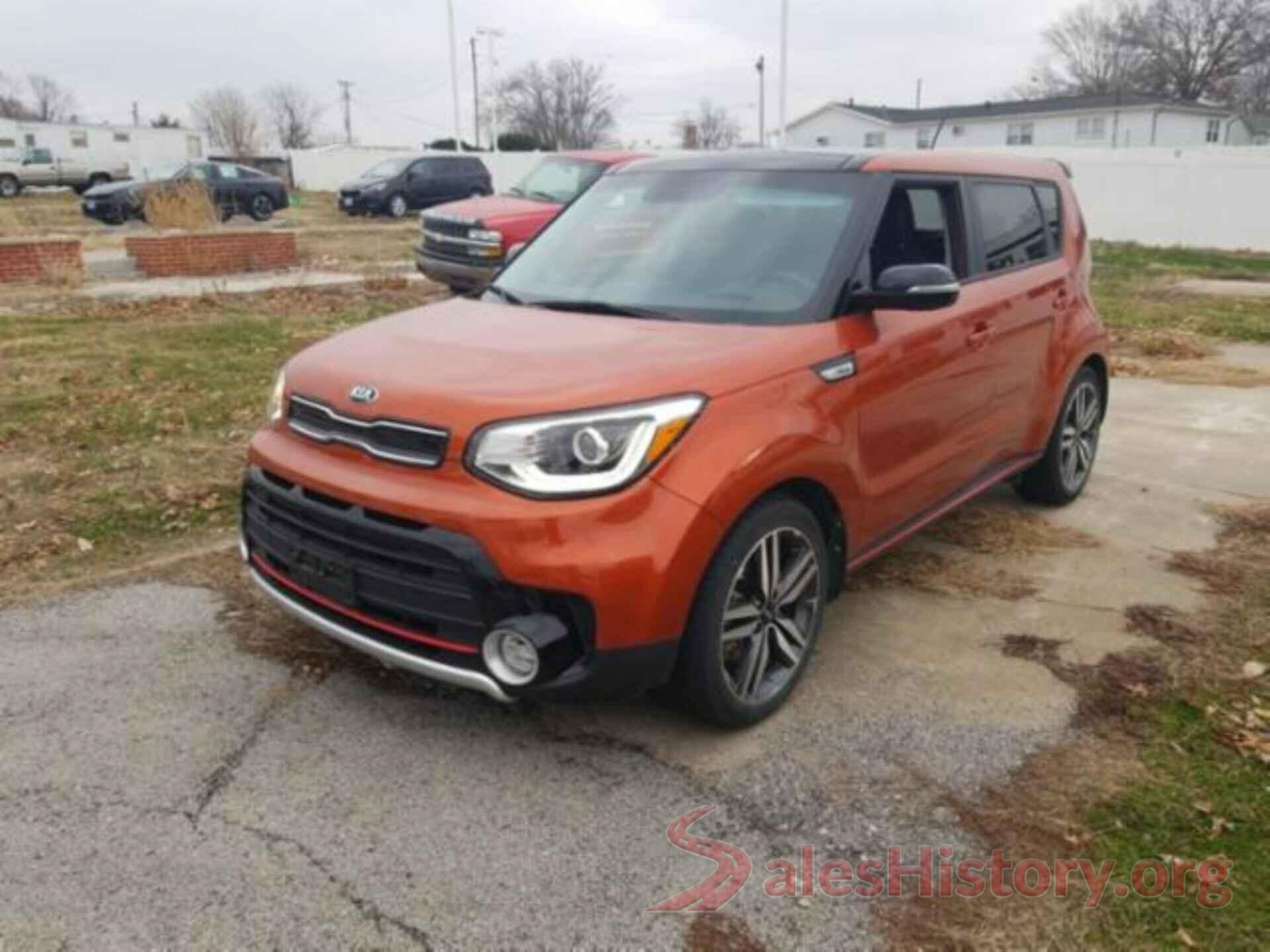 KNDJX3AA9J7577370 2018 KIA SOUL