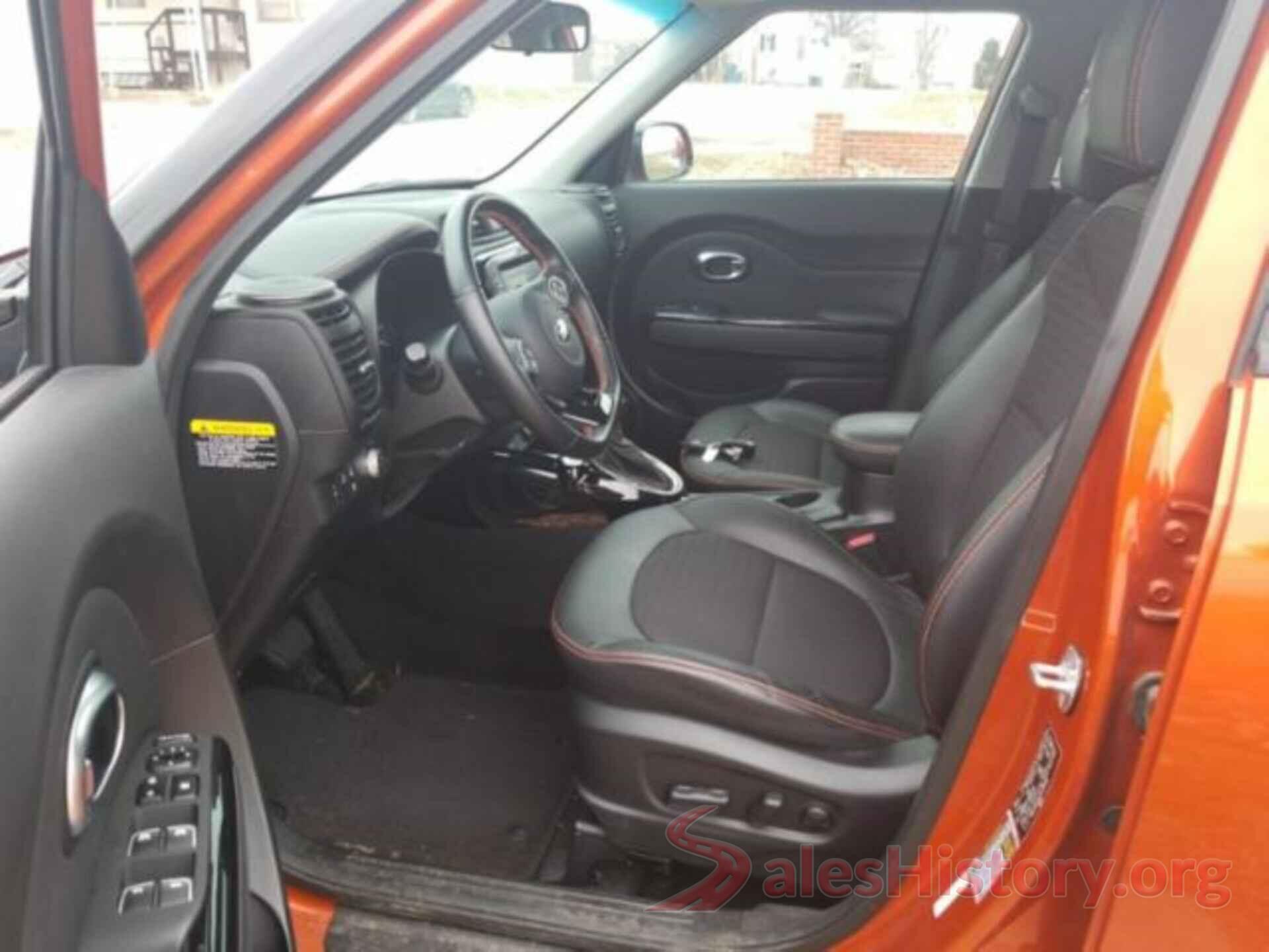 KNDJX3AA9J7577370 2018 KIA SOUL