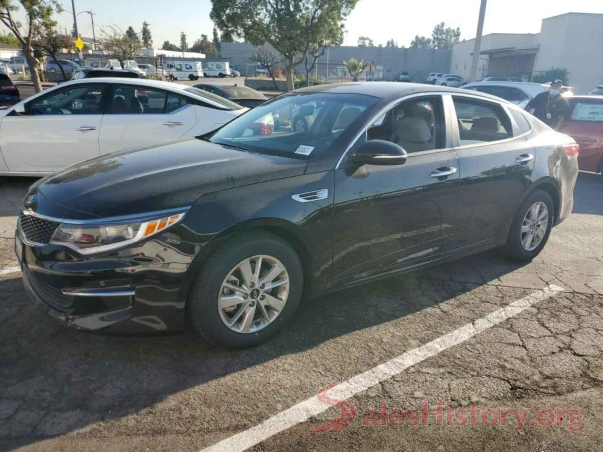 5XXGT4L34JG200611 2018 KIA OPTIMA