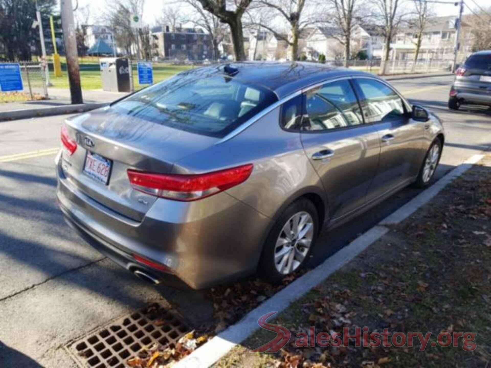 5XXGU4L34JG210200 2018 KIA OPTIMA