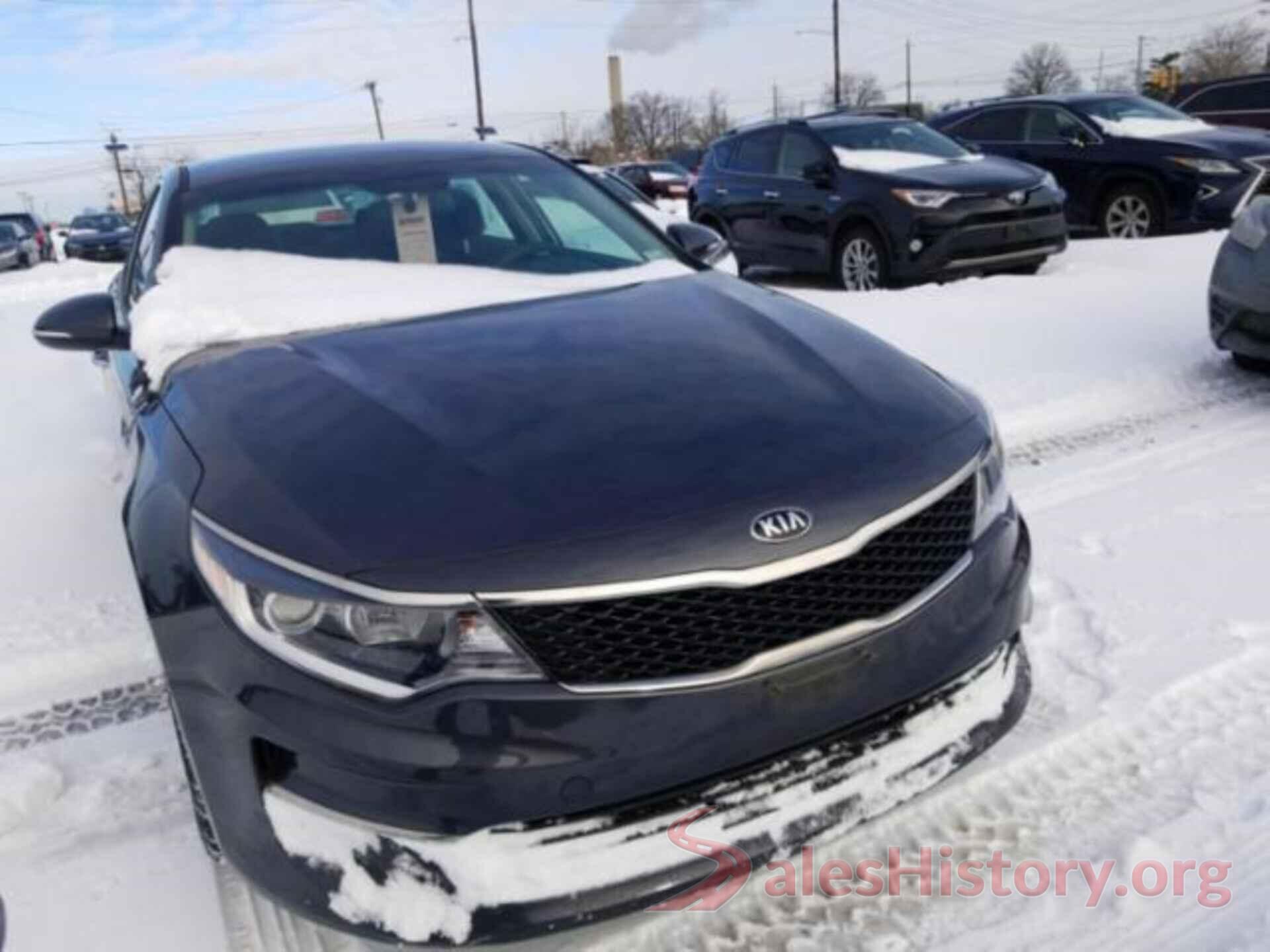 KNAGT4L36J5211367 2018 KIA OPTIMA