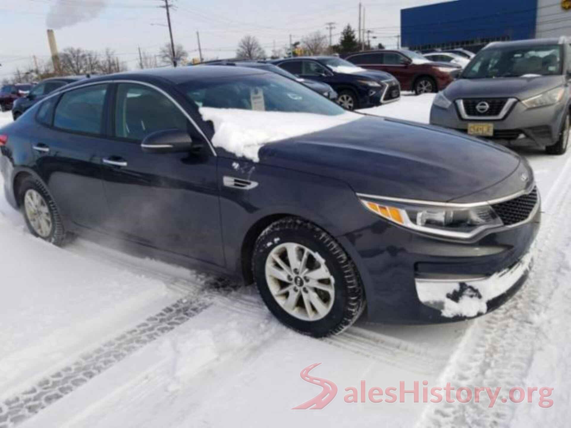 KNAGT4L36J5211367 2018 KIA OPTIMA