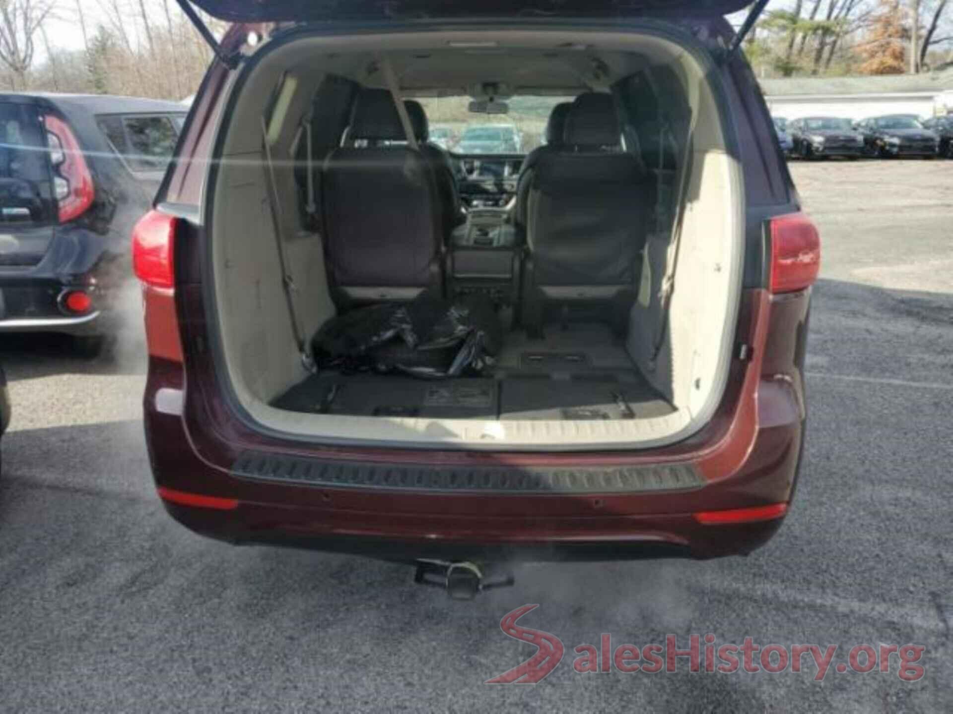 KNDMB5C19H6326997 2017 KIA SEDONA