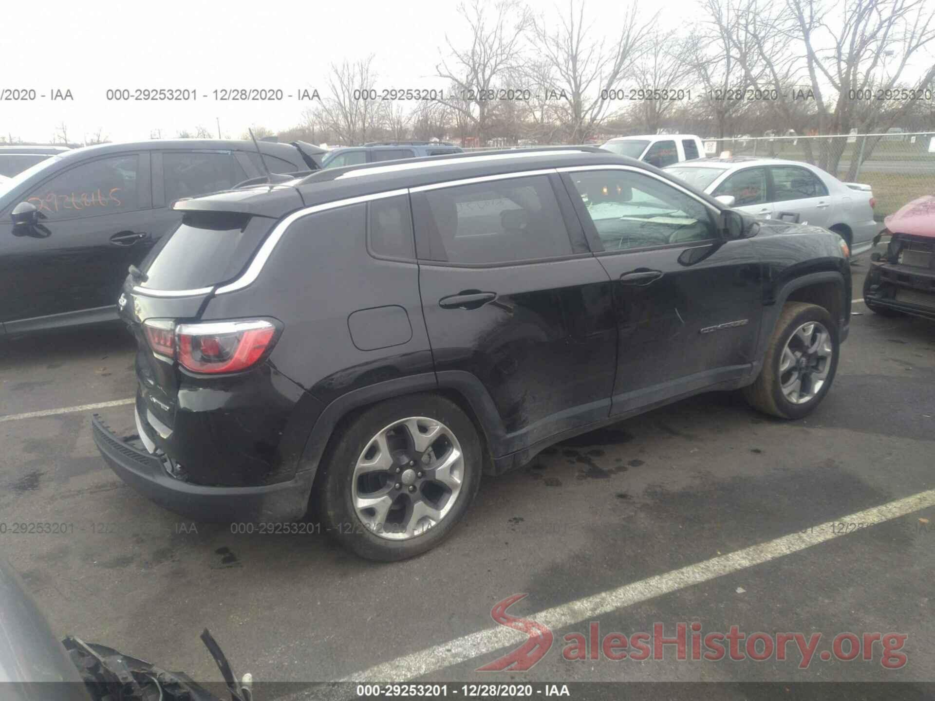 3C4NJDCB1JT307818 2018 JEEP COMPASS