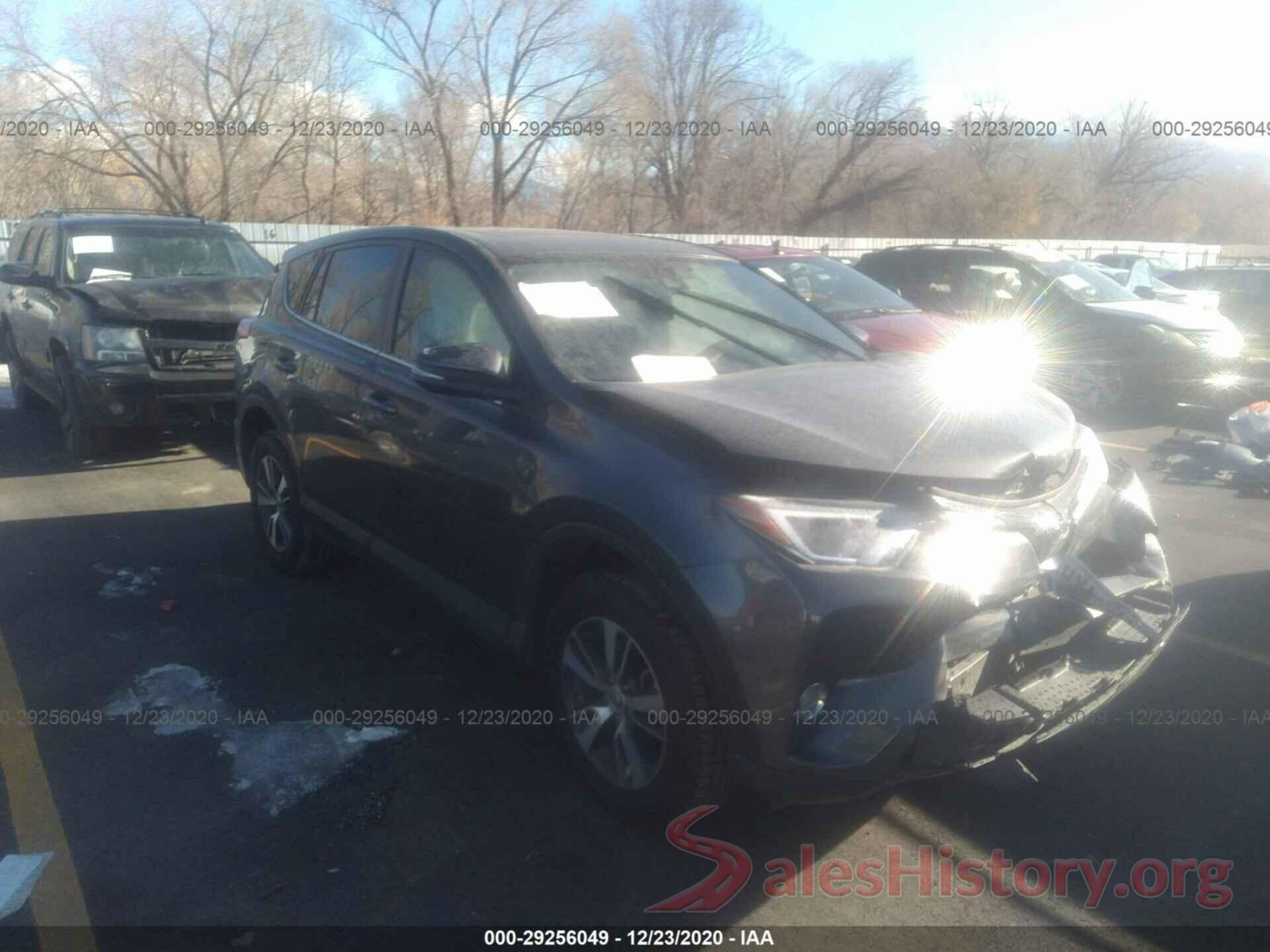 2T3RFREV7JW796886 2018 TOYOTA RAV4