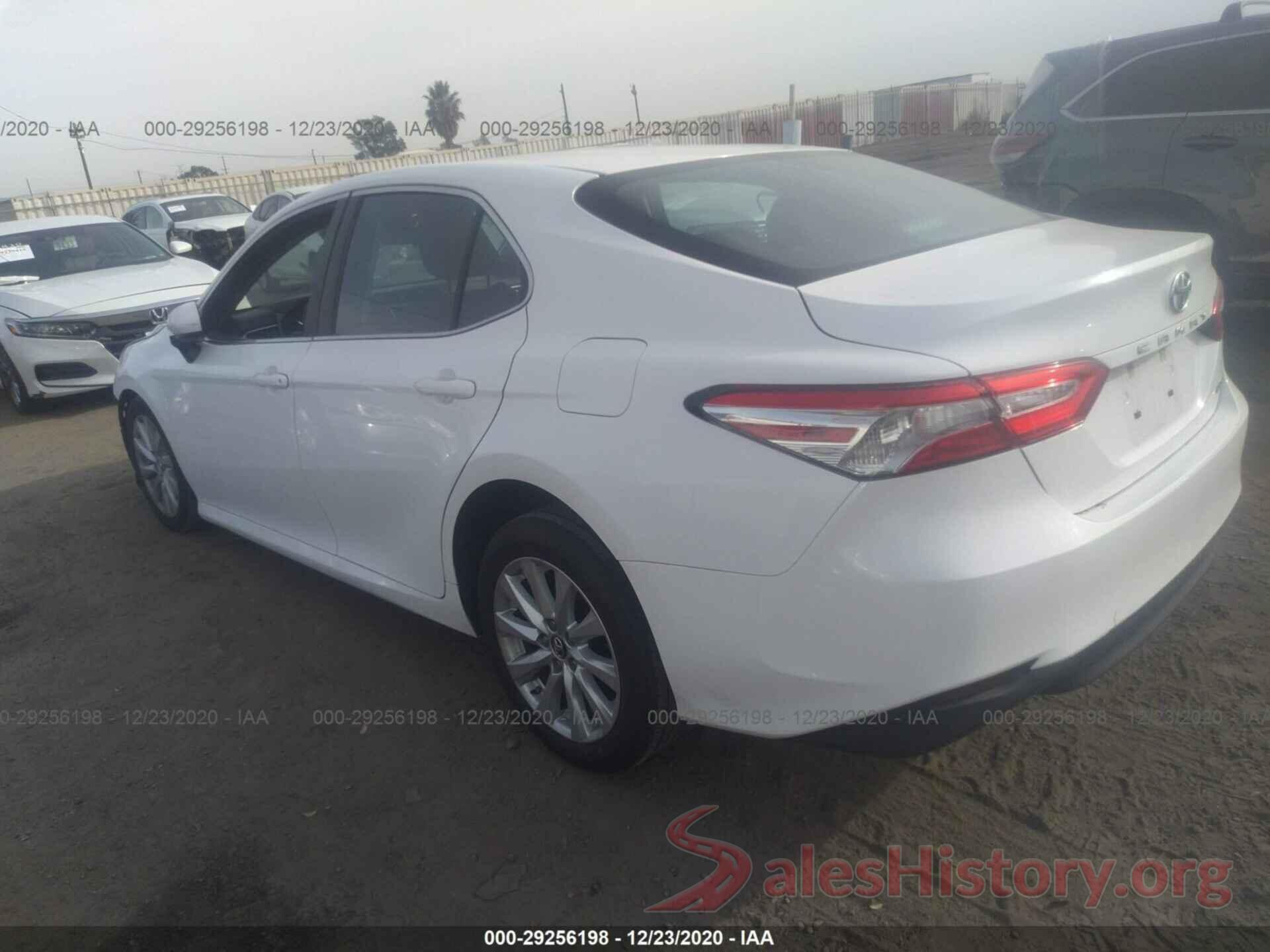 4T1B11HK3JU061544 2018 TOYOTA CAMRY